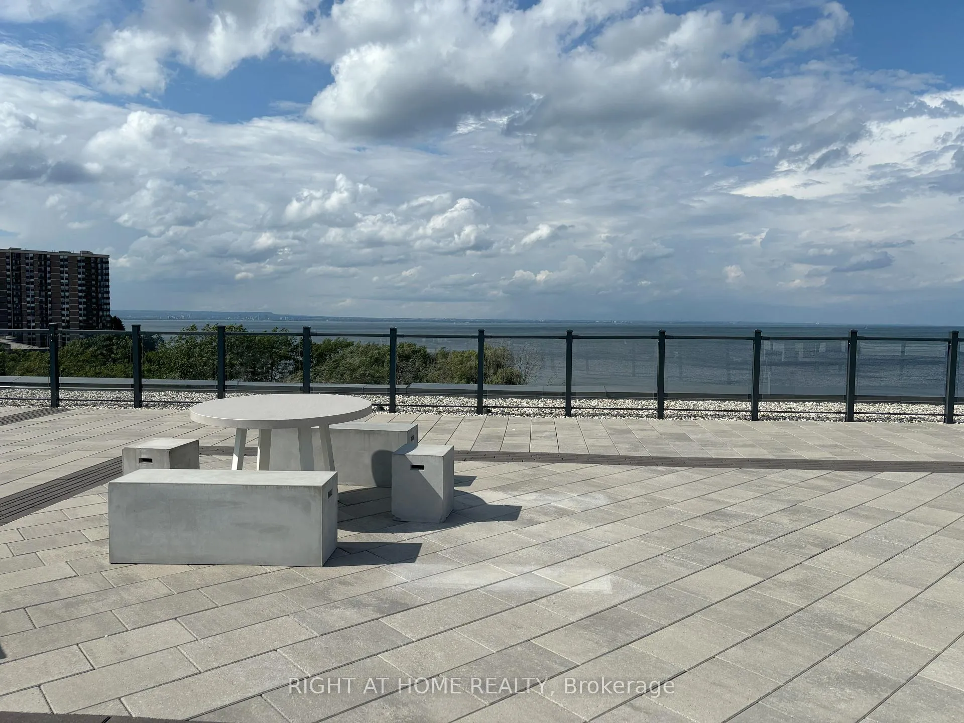 Photo 31 of Unit 519, 125 Shoreview Place, Hamilton, Lakeshore — HOMEH
