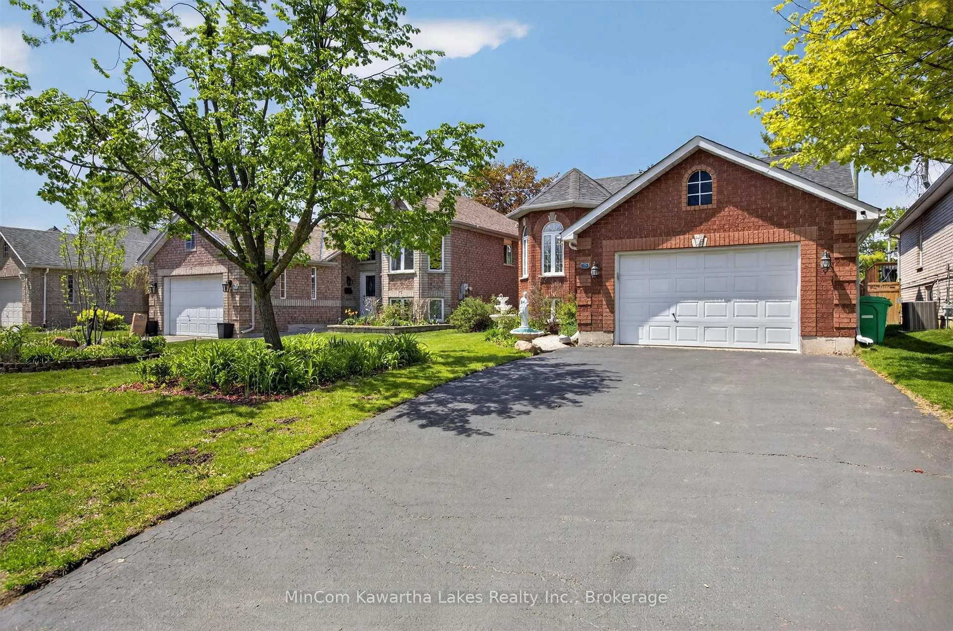Photo 3 of 788 Hemlock Street, Peterborough, Northcrest Ward 5 — HOMEH