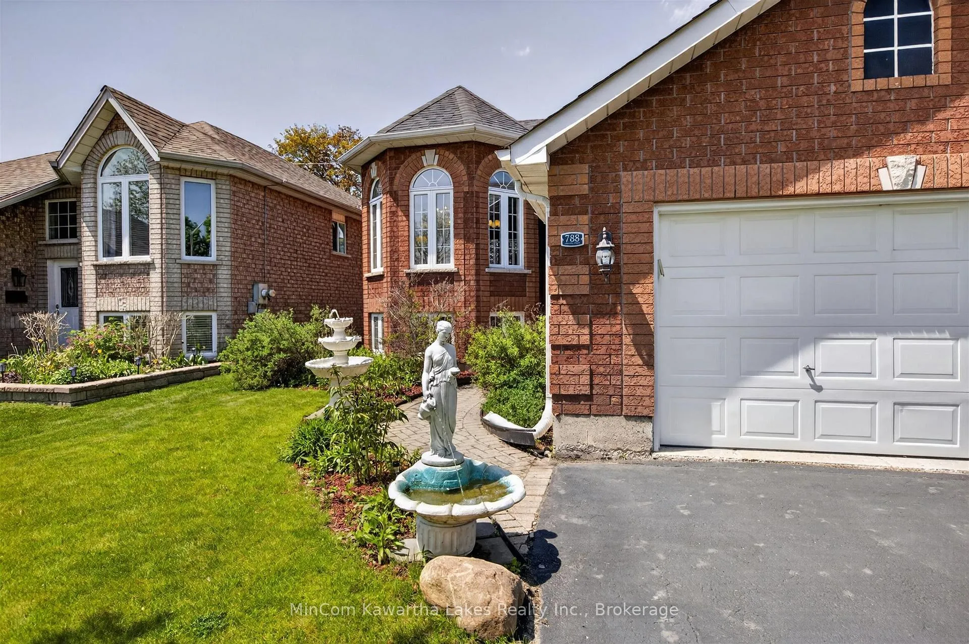 Photo 4 of 788 Hemlock Street, Peterborough, Northcrest Ward 5 — HOMEH