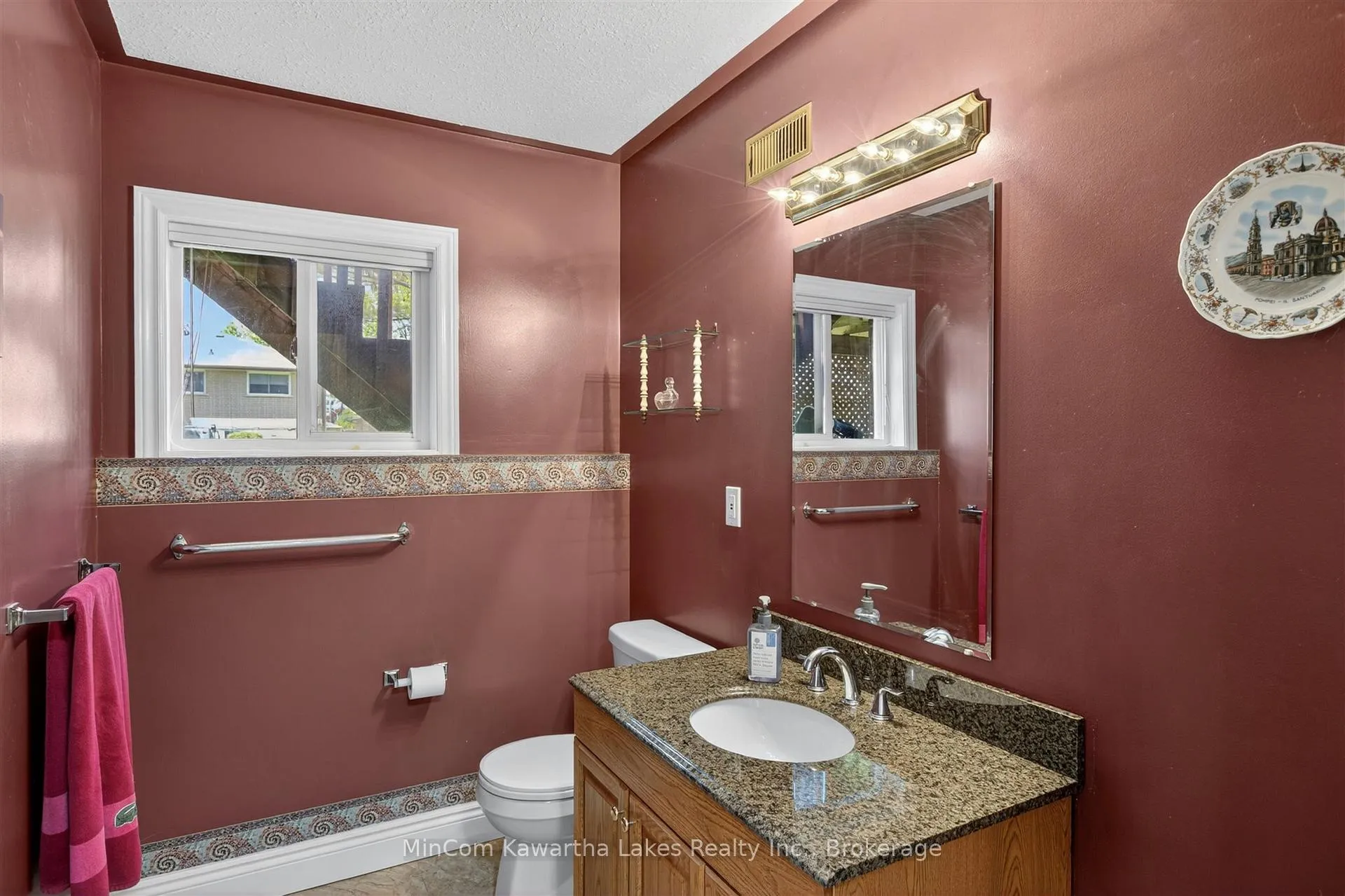 Photo 34 of 788 Hemlock Street, Peterborough, Northcrest Ward 5 — HOMEH