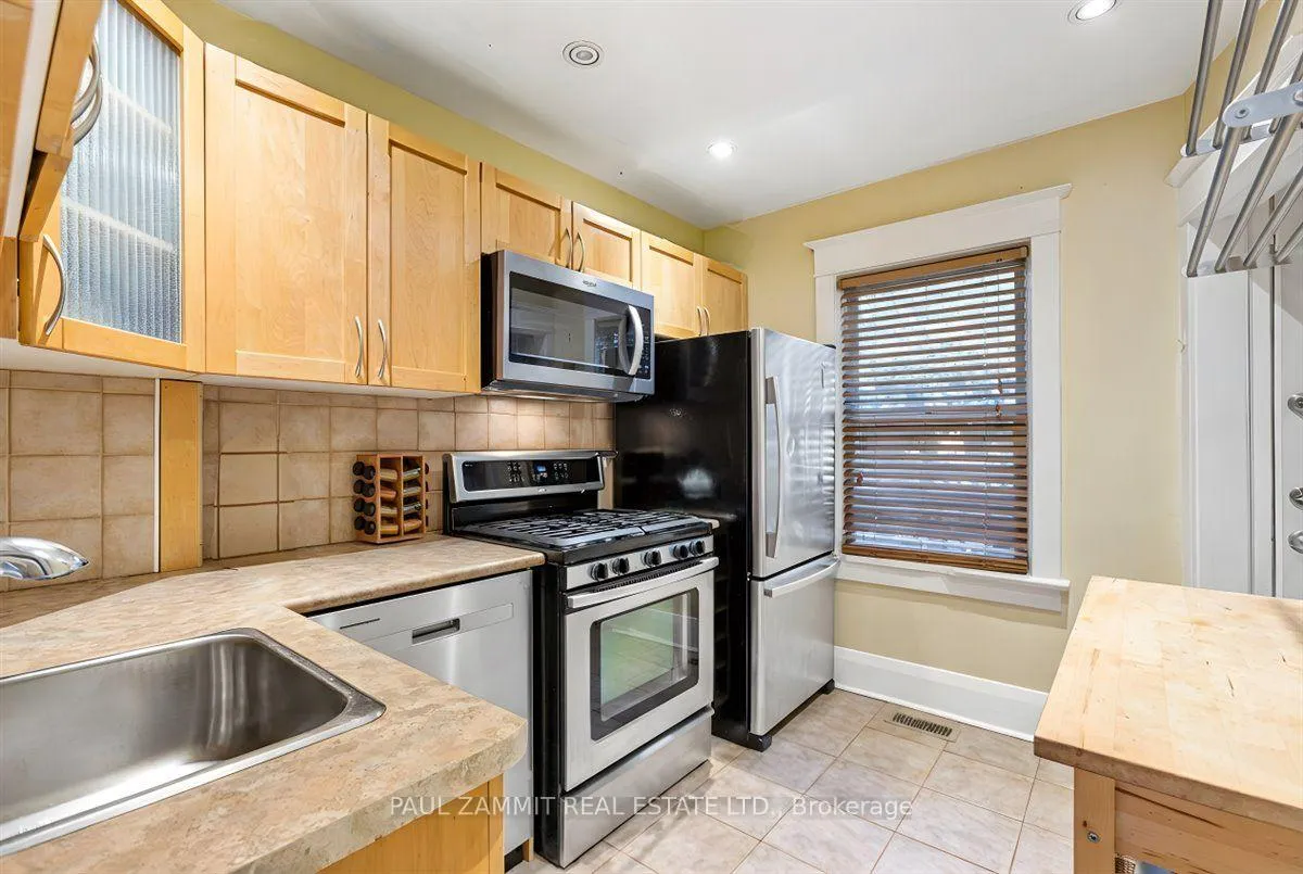 Photo 8 of 4 Binswood Avenue, Toronto, Danforth Village-East York — HOMEH