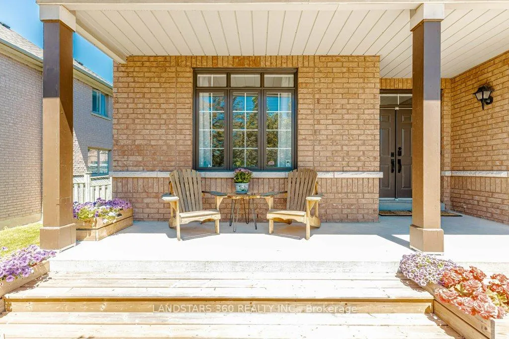 Photo 2 of 94 Sutcliffe Crescent, Markham, Cachet — HOMEH