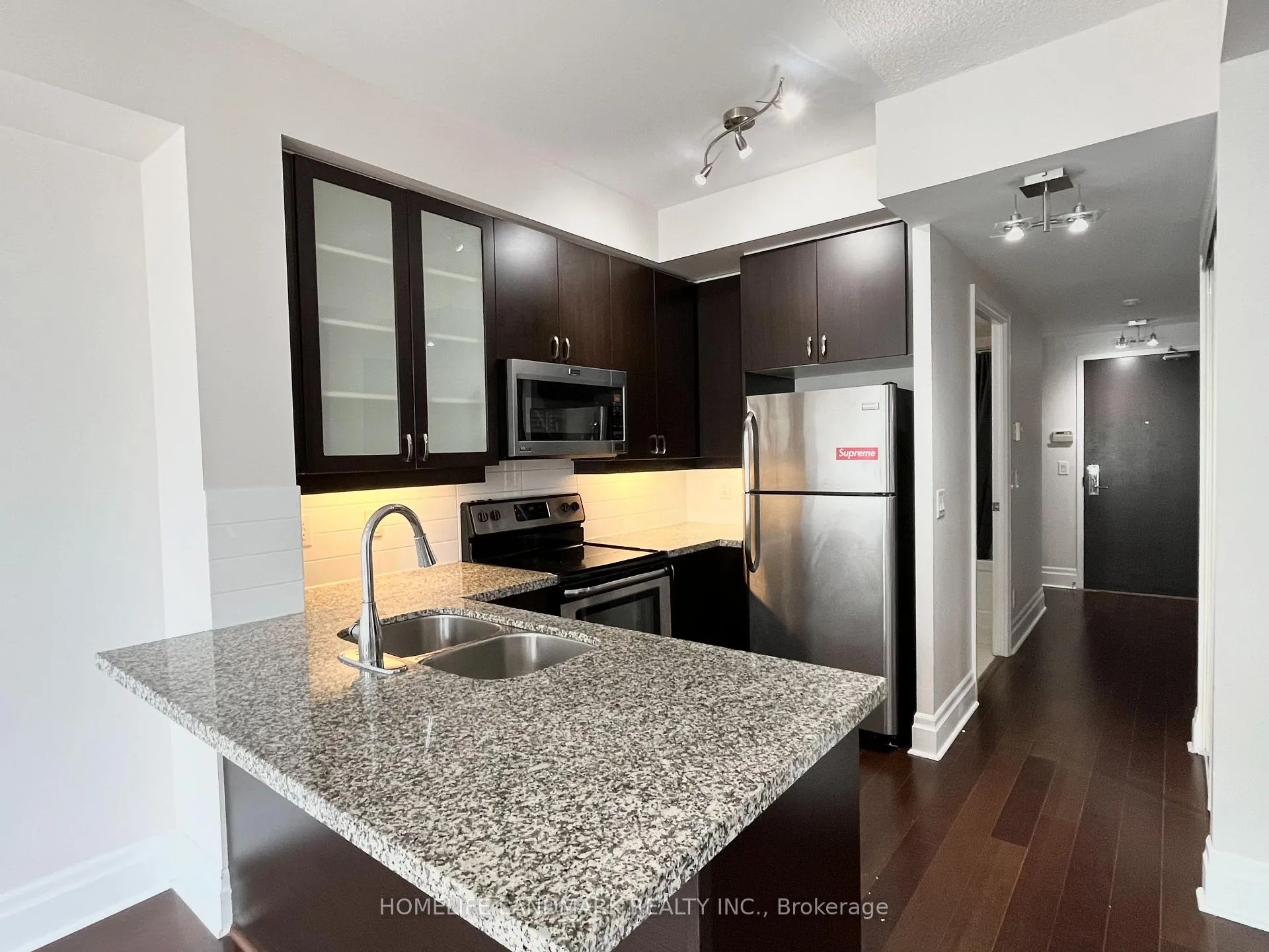 Photo 2 of Unit 905, 111 Upper Duke Crescent, Markham, Unionville — HOMEH