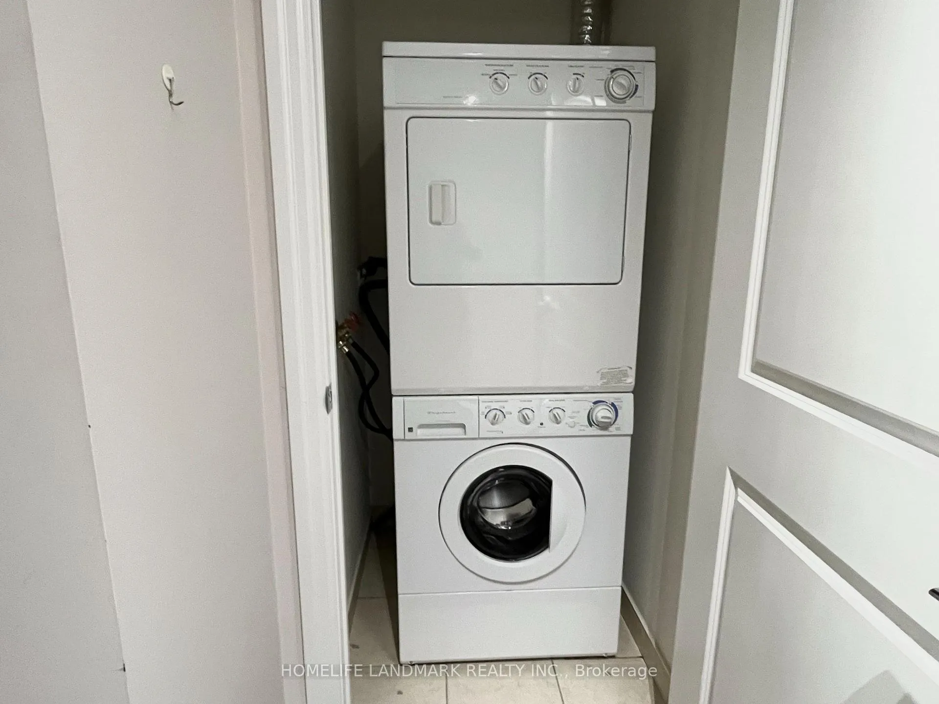 Photo 12 of Unit 905, 111 Upper Duke Crescent, Markham, Unionville — HOMEH