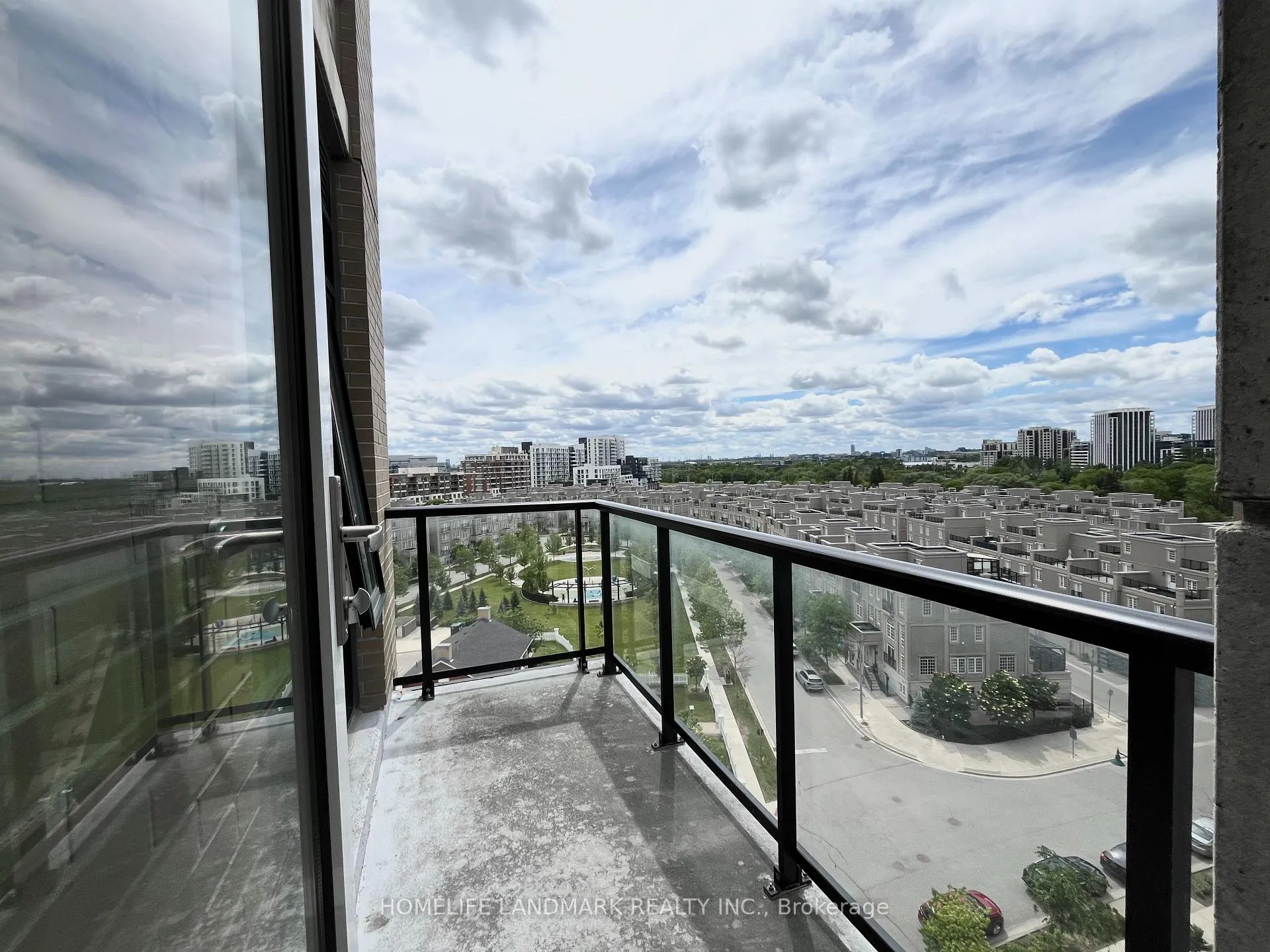 Photo 14 of Unit 905, 111 Upper Duke Crescent, Markham, Unionville — HOMEH