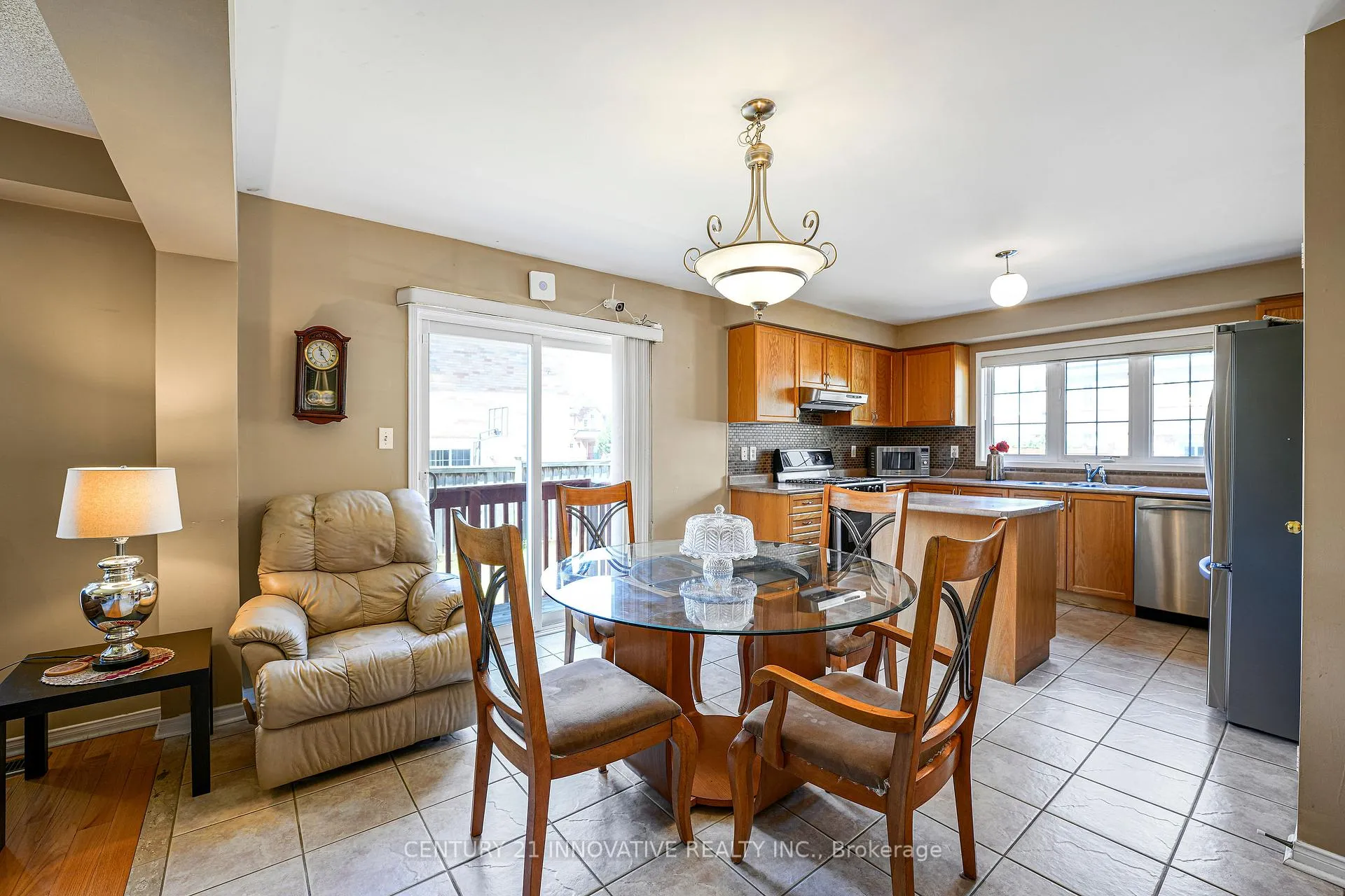 Photo 8 of 14 Middlecote Drive, Ajax, Northeast Ajax — HOMEH