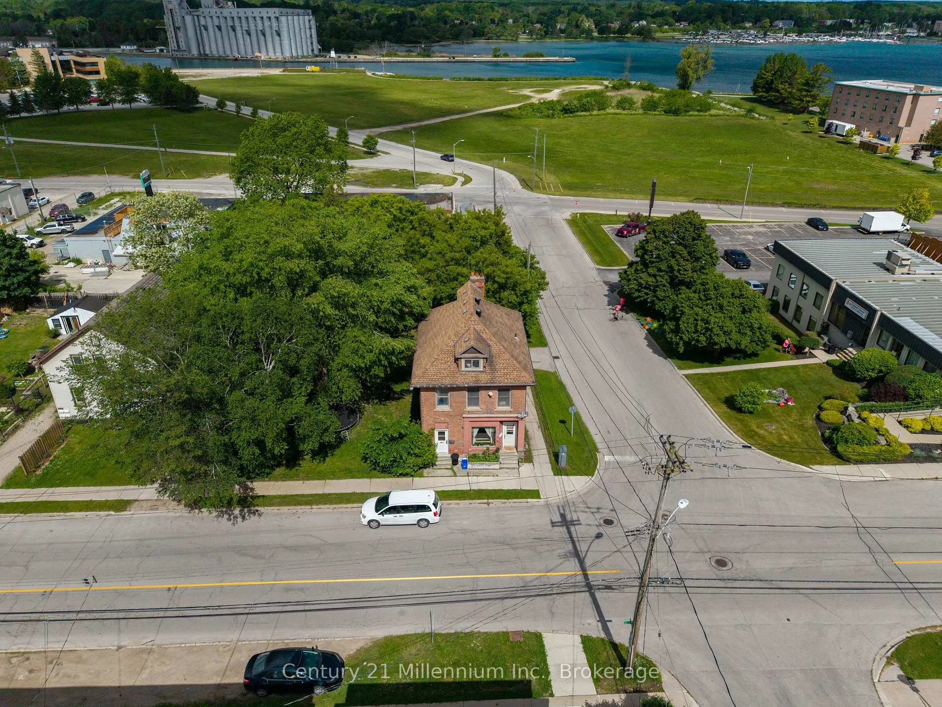 Photo 7 of 1700 3rd Avenue E, Owen Sound — HOMEH