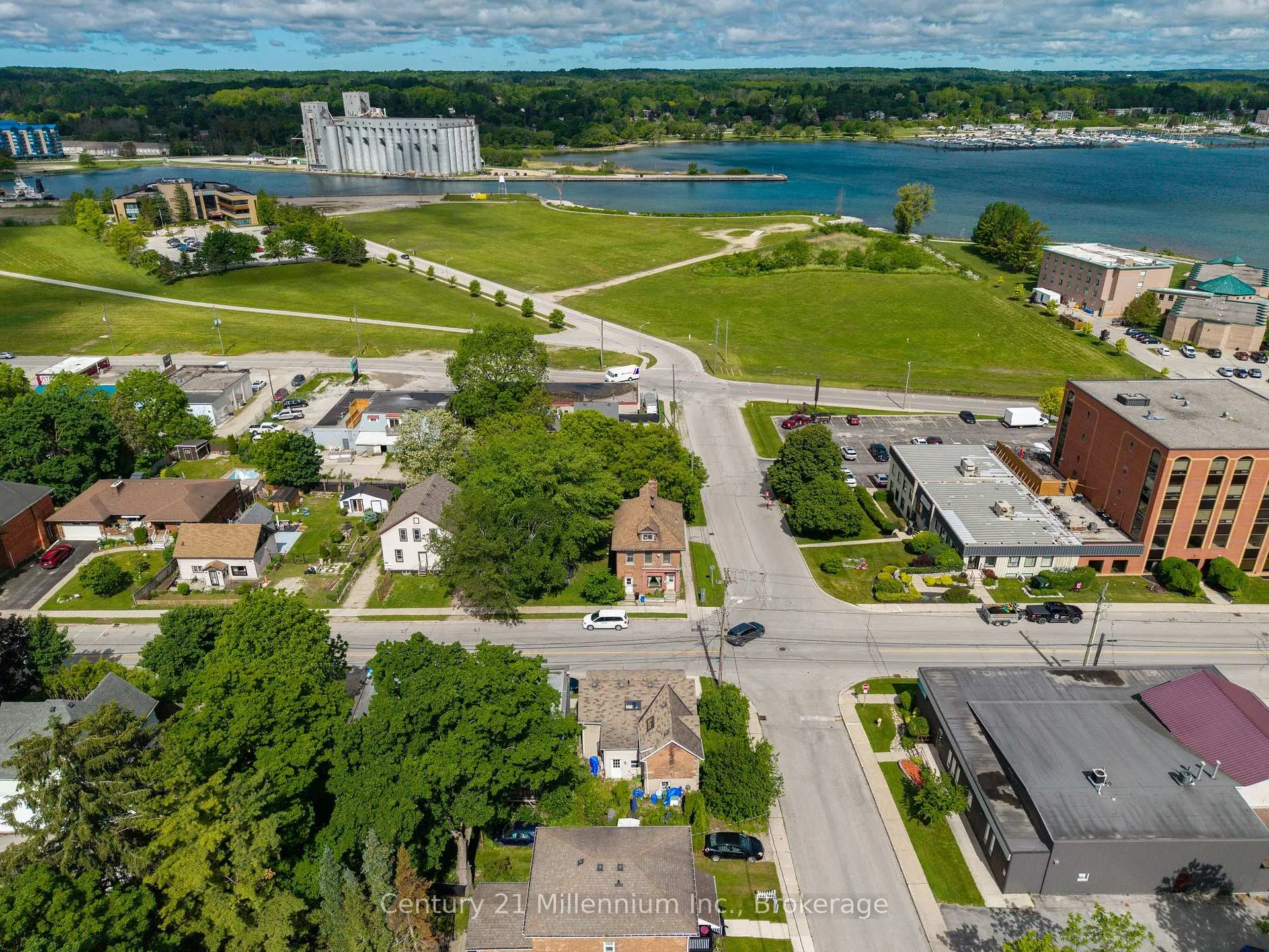 Photo 9 of 1700 3rd Avenue E, Owen Sound — HOMEH
