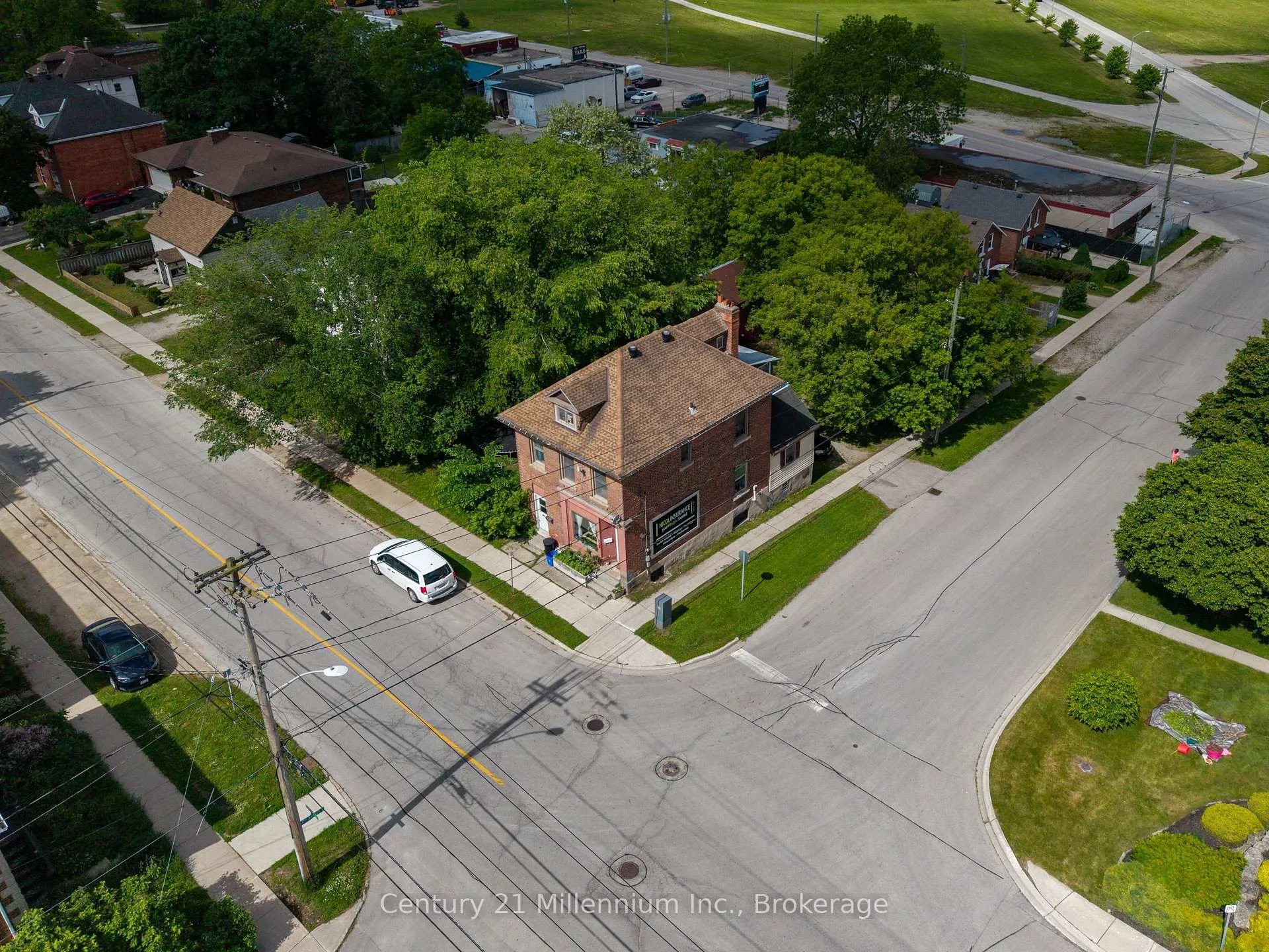 Photo 2 of 1700 3rd Avenue E, Owen Sound — HOMEH