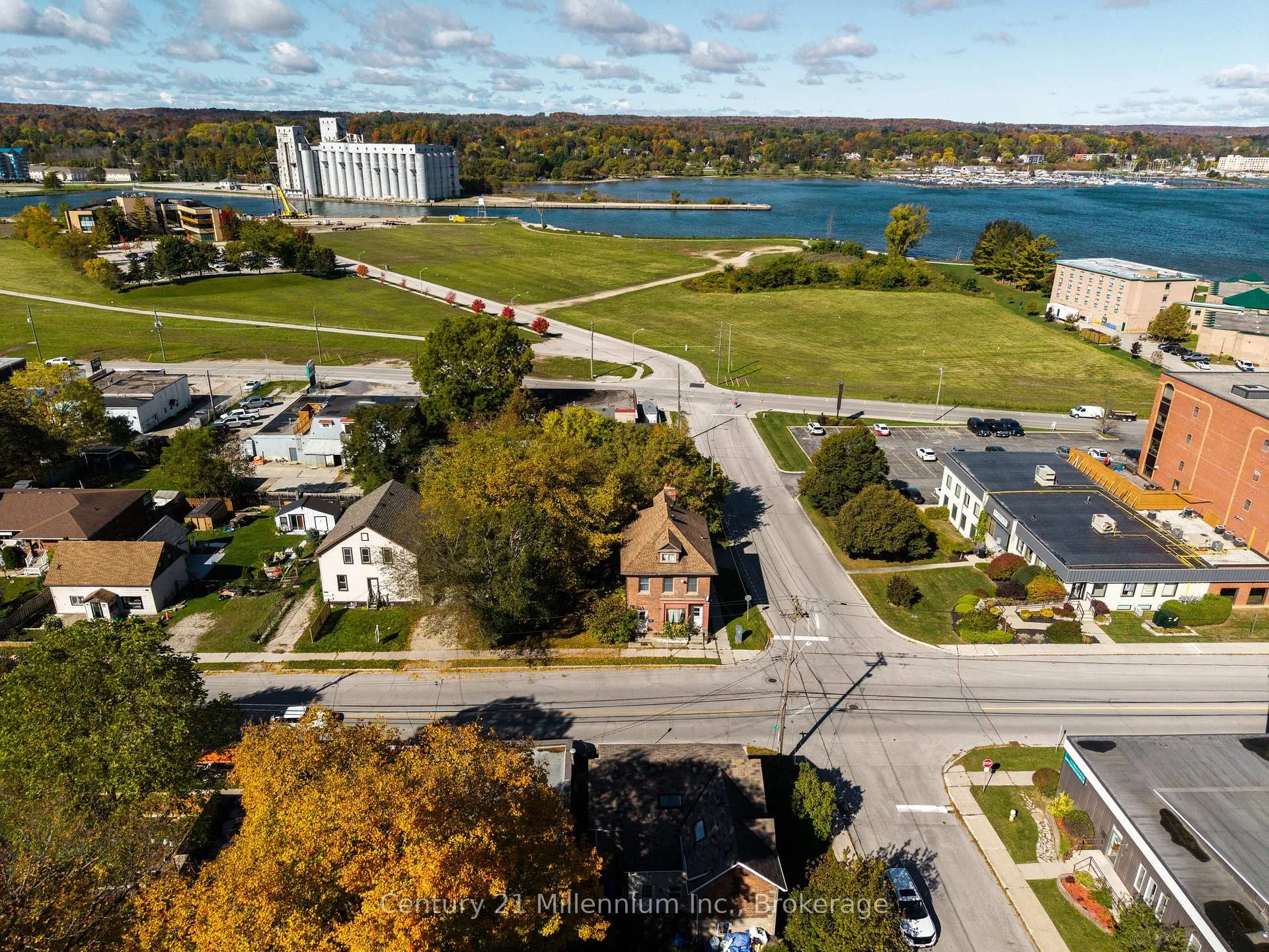 Photo 10 of 1700 3rd Avenue E, Owen Sound — HOMEH