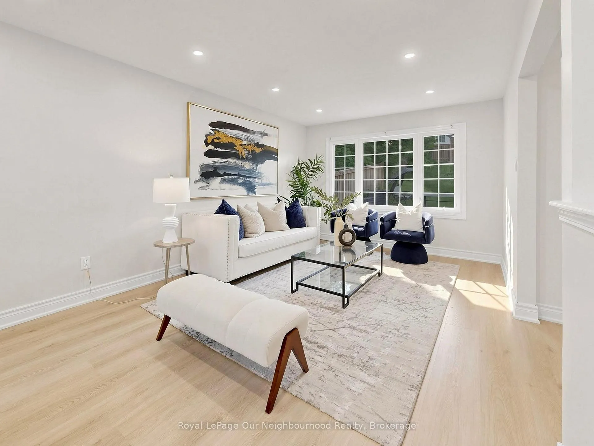 Photo 2 of 660 Dunn Crescent, Pickering, Rosebank — HOMEH