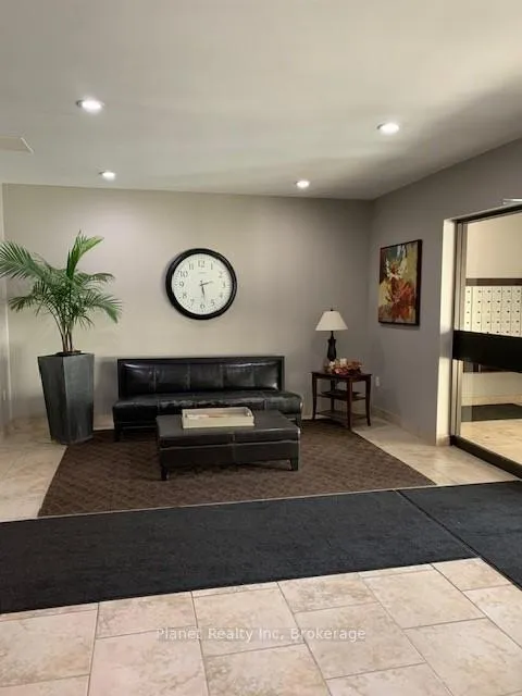 Photo 4 of Unit 902, 55 Yarmouth Street, Guelph, Downtown — HOMEH
