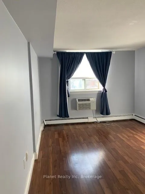 Photo 12 of Unit 902, 55 Yarmouth Street, Guelph, Downtown — HOMEH