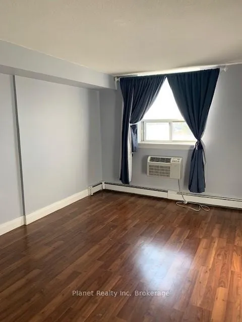 Photo 13 of Unit 902, 55 Yarmouth Street, Guelph, Downtown — HOMEH