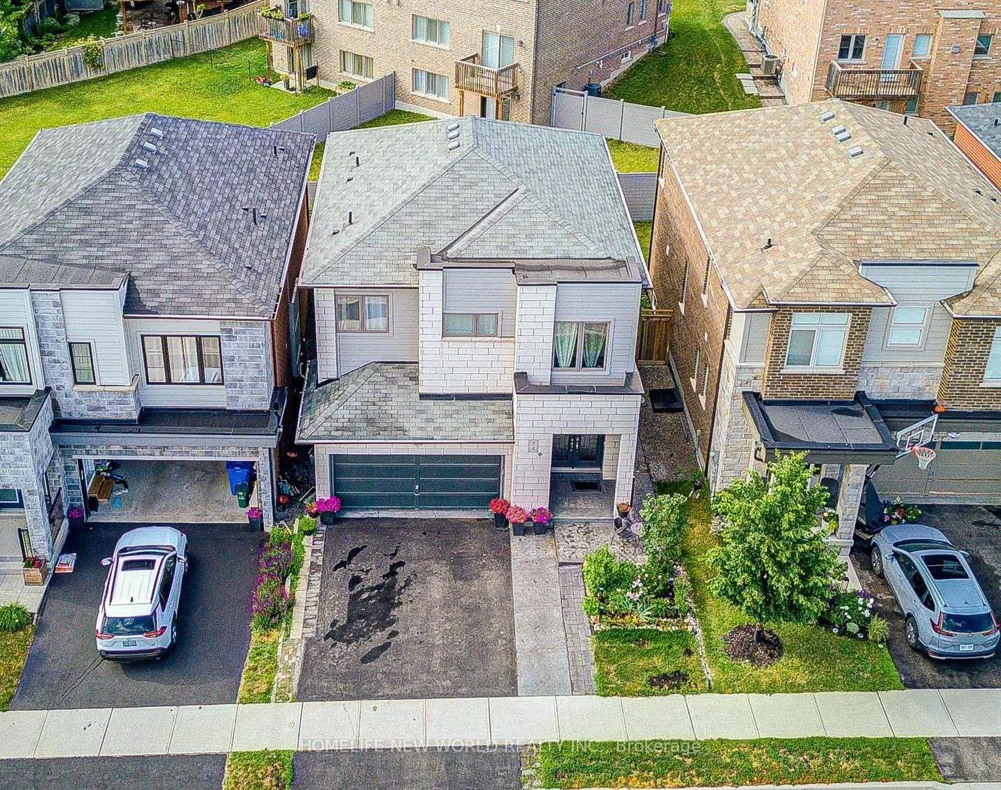 Photo 1 of 74 Tango Crescent, Newmarket, Woodland Hill — HOMEH