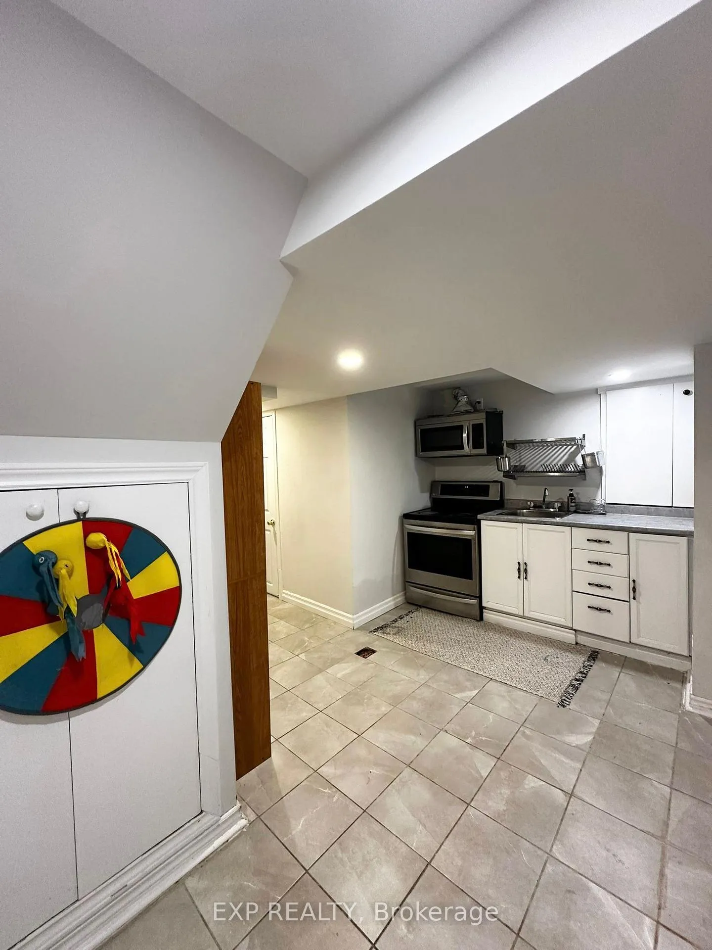 Photo 9 of 1483 Princeton Crescent, Oakville, College Park — HOMEH