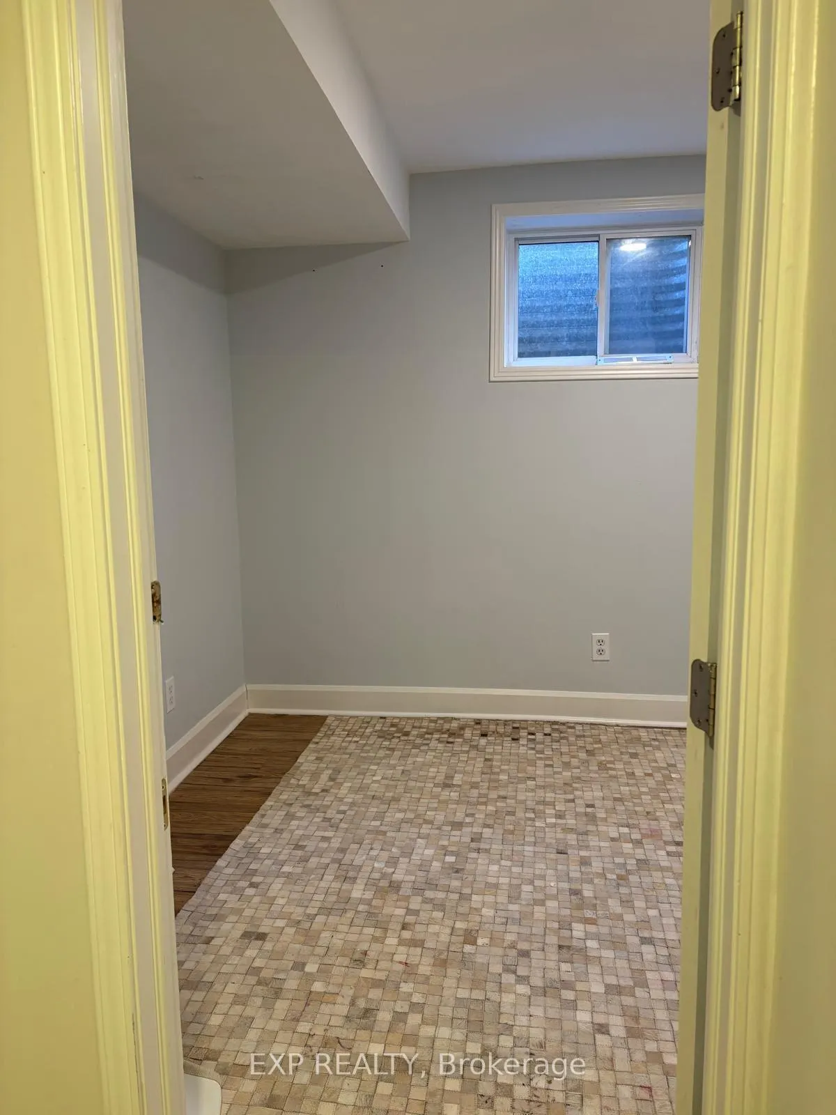 Photo 13 of 1483 Princeton Crescent, Oakville, College Park — HOMEH