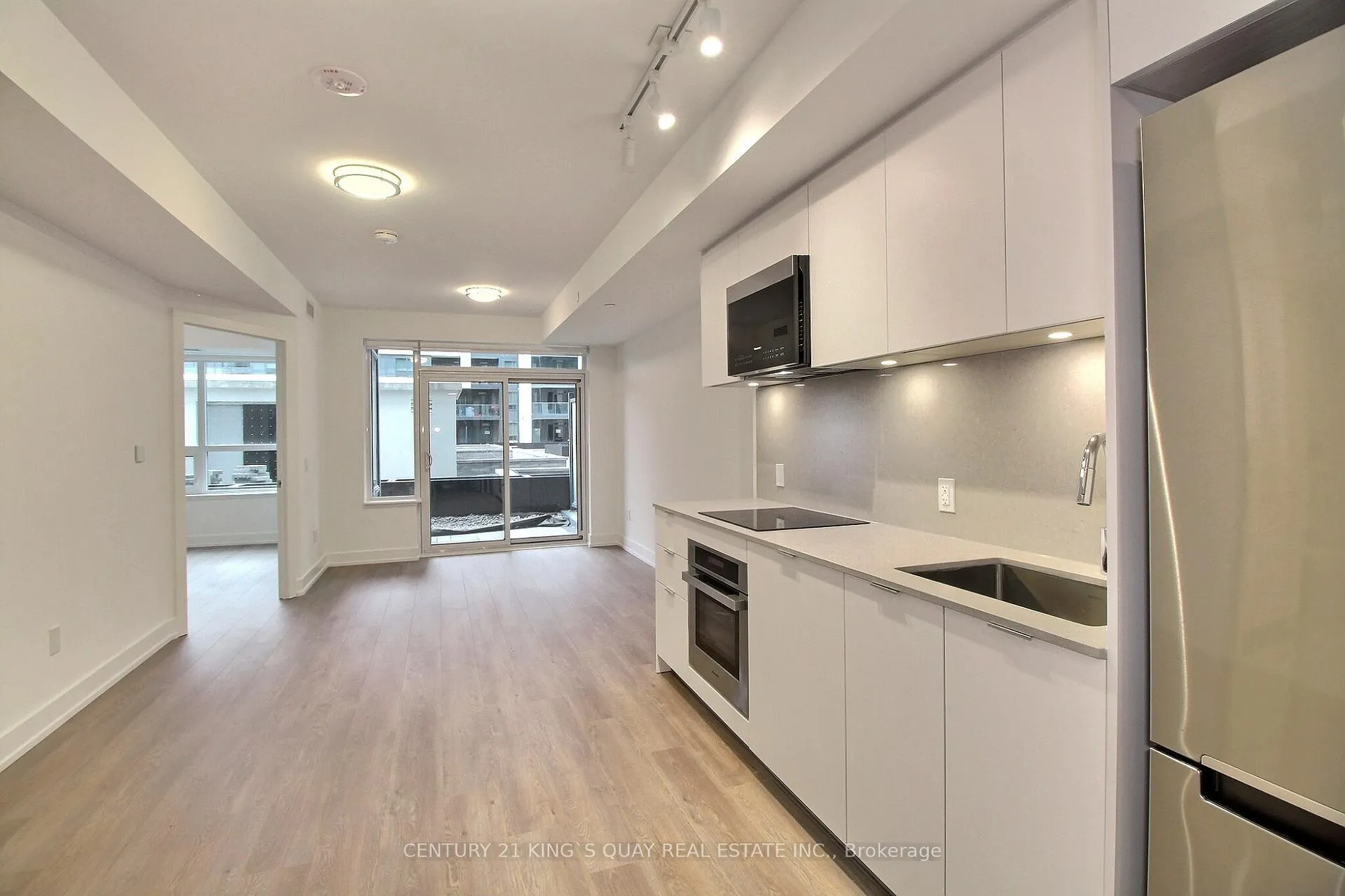 Photo 1 of Unit 305, 8 Cedarland Drive, Markham, Unionville — HOMEH