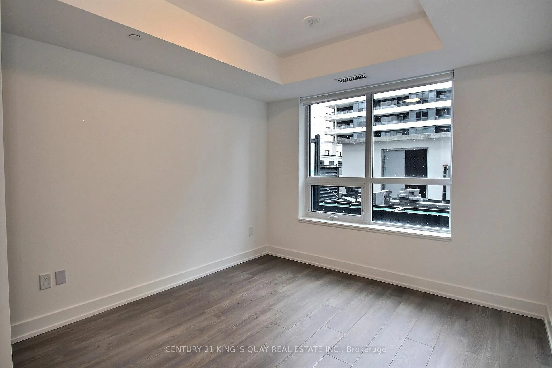 Photo 5 of Unit 305, 8 Cedarland Drive, Markham, Unionville — HOMEH