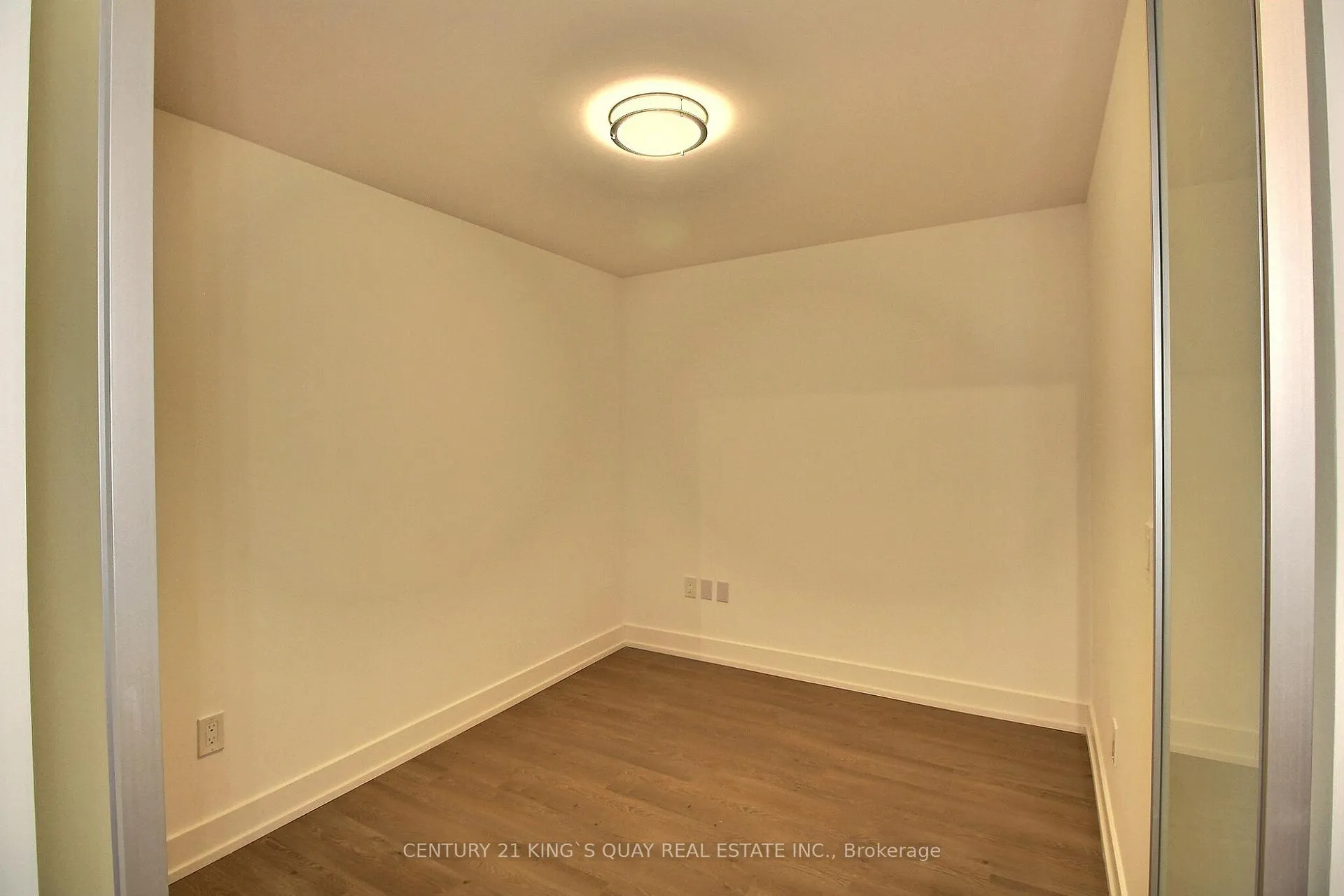 Photo 7 of Unit 305, 8 Cedarland Drive, Markham, Unionville — HOMEH
