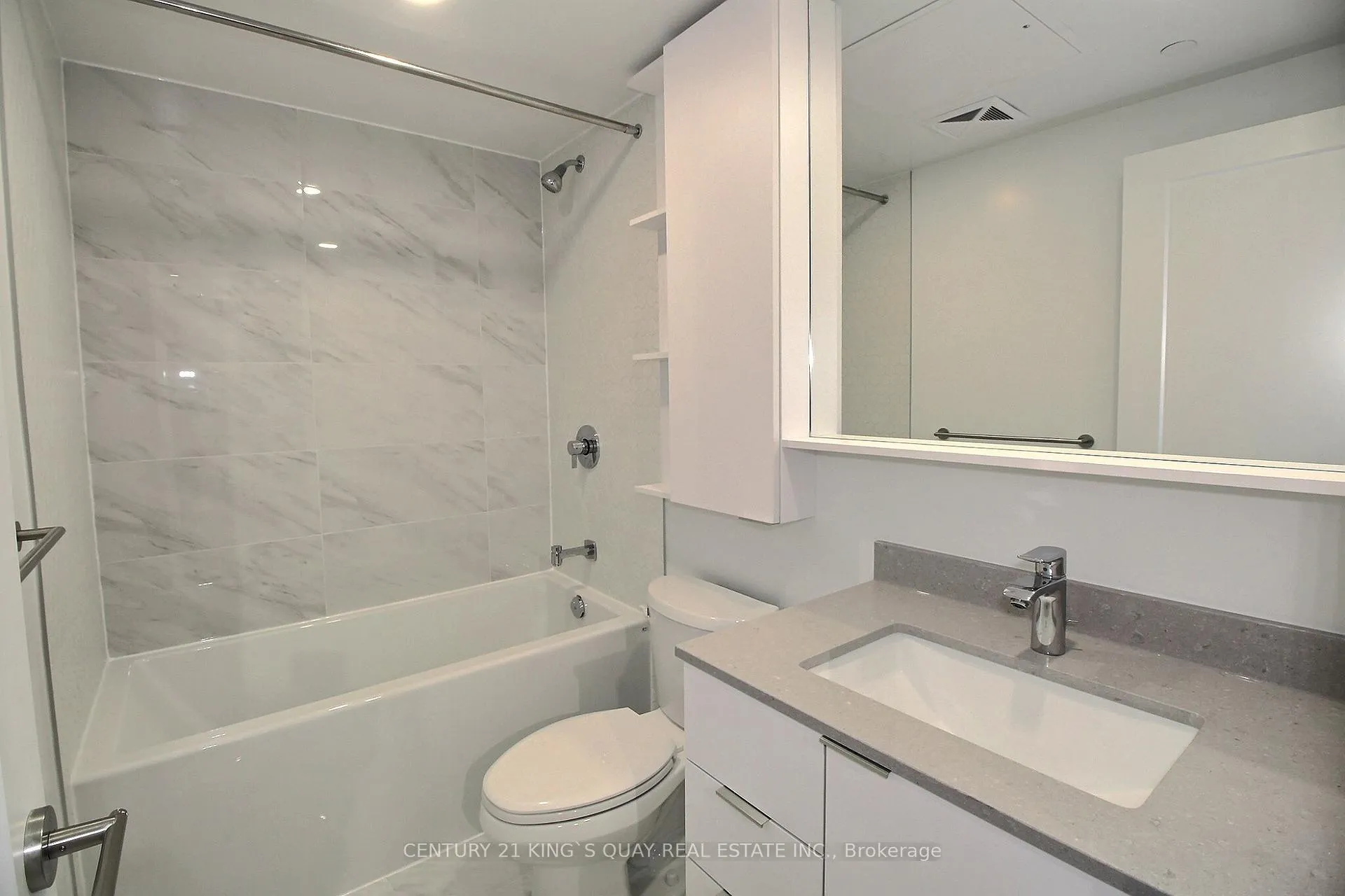 Photo 8 of Unit 305, 8 Cedarland Drive, Markham, Unionville — HOMEH