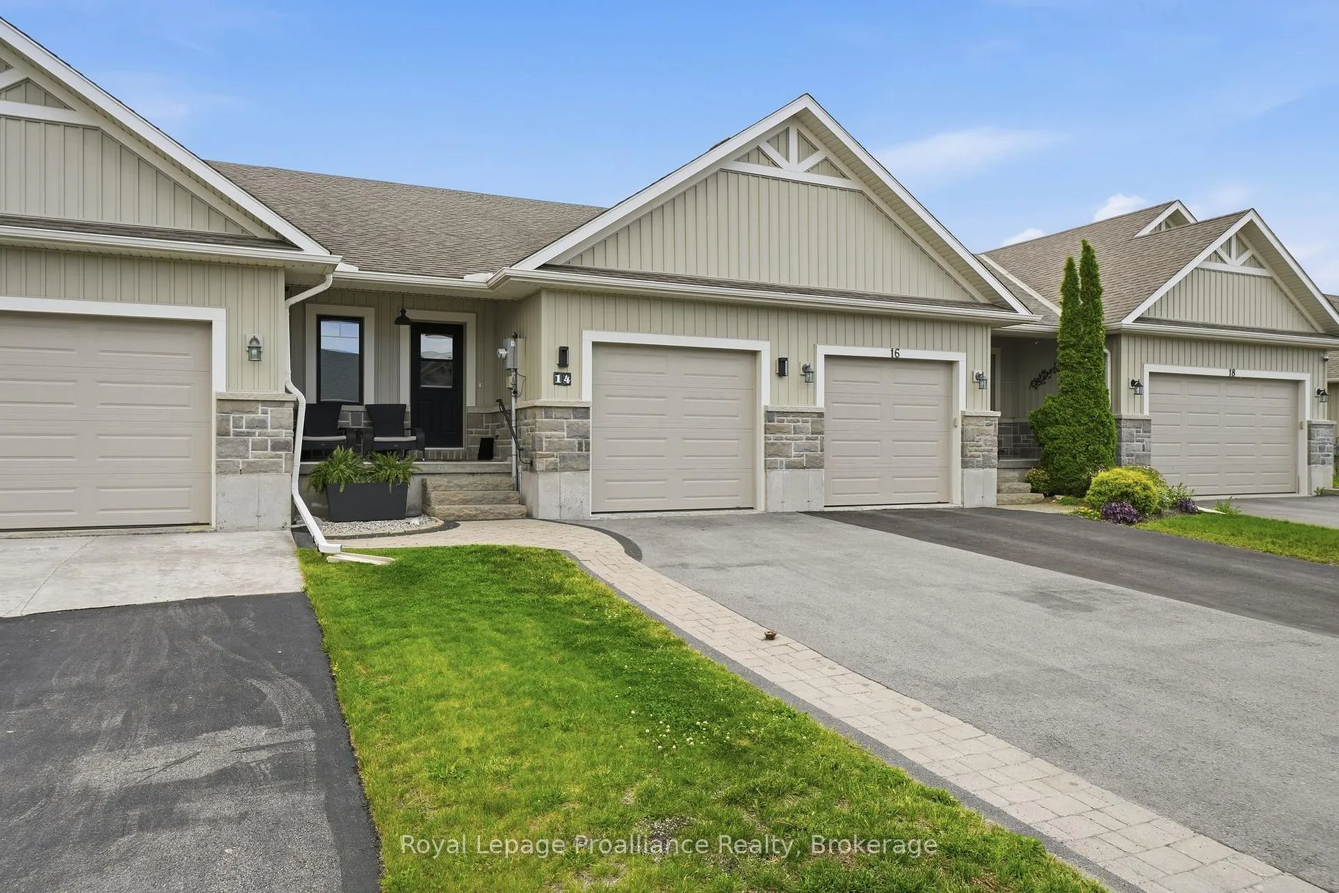 Front of 14 Chinook Street