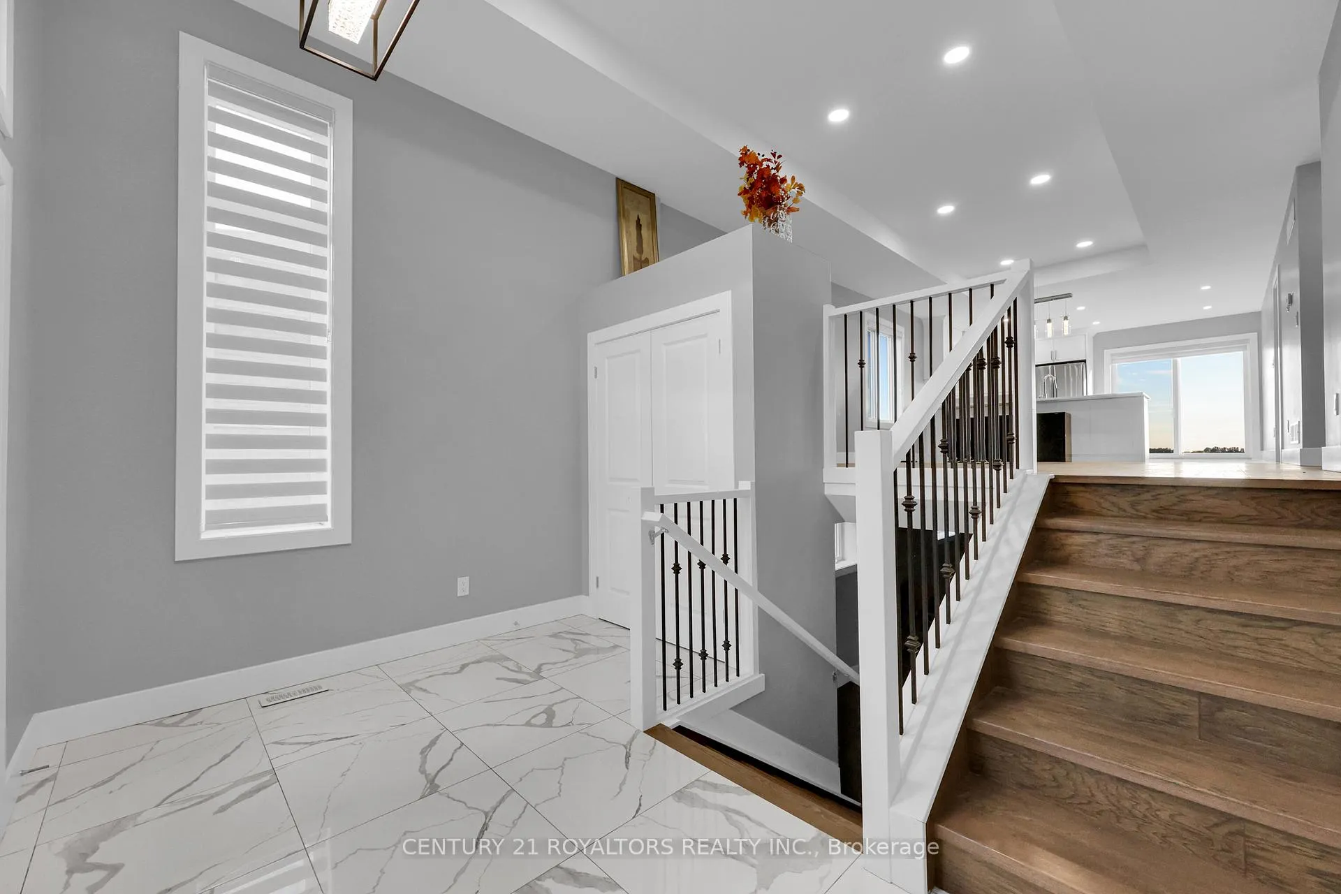 Photo 5 of 802 Keil Drive, Chatham-Kent — HOMEH