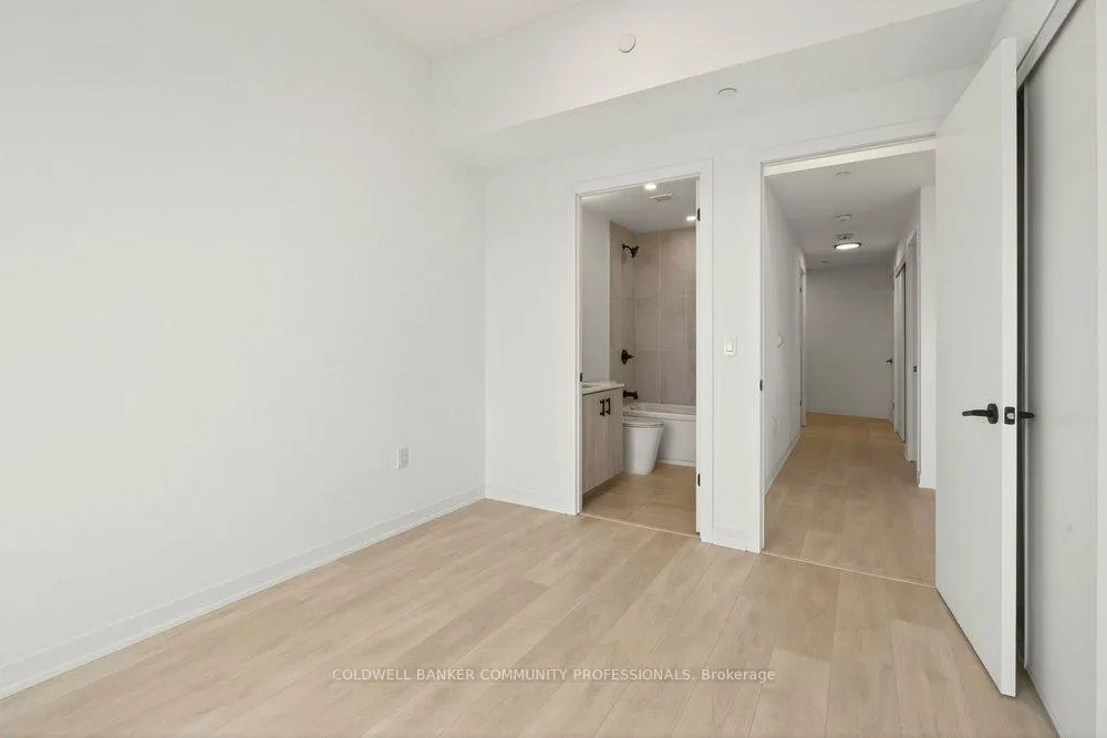 Photo 14 of Unit 320, 4878 Powers Common, Burlington, Alton — HOMEH