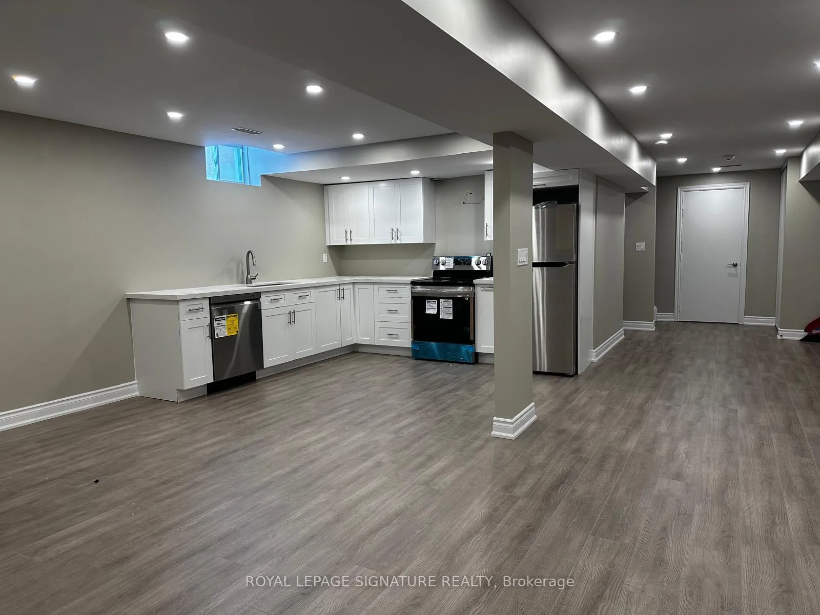 Photo 2 of 181 Glenforest Drive, Vaughan, Uplands — HOMEH