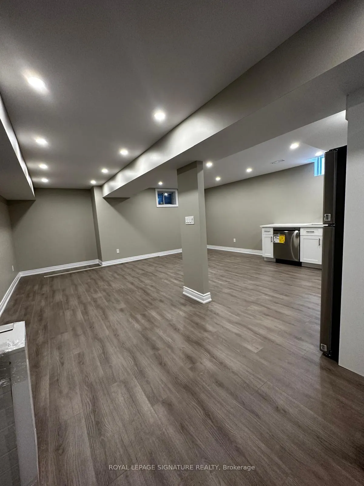 Photo 4 of 181 Glenforest Drive, Vaughan, Uplands — HOMEH