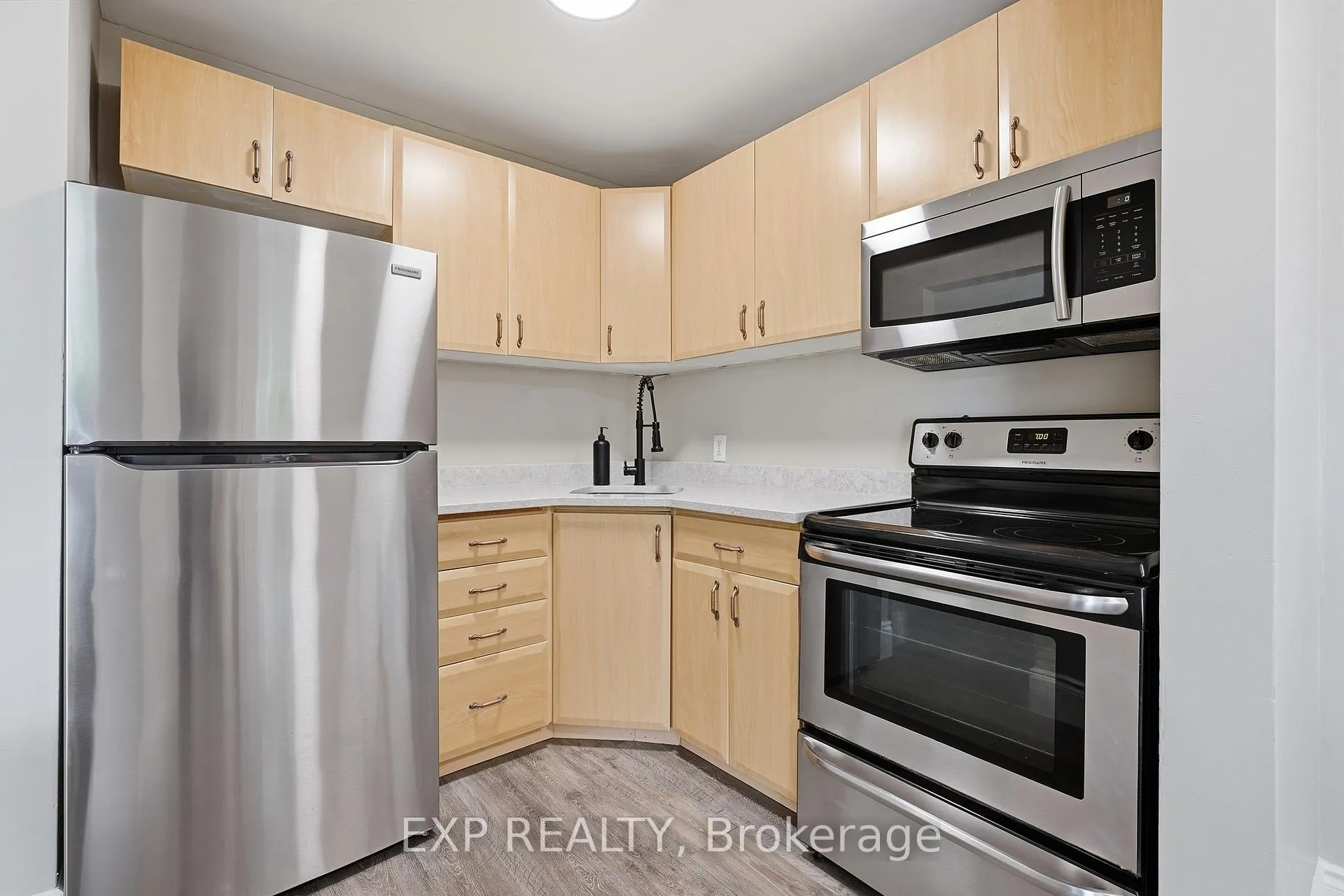Photo 4 of Unit i, 48 Windom Road, Kitchener, Chicopee/Freeport — HOMEH