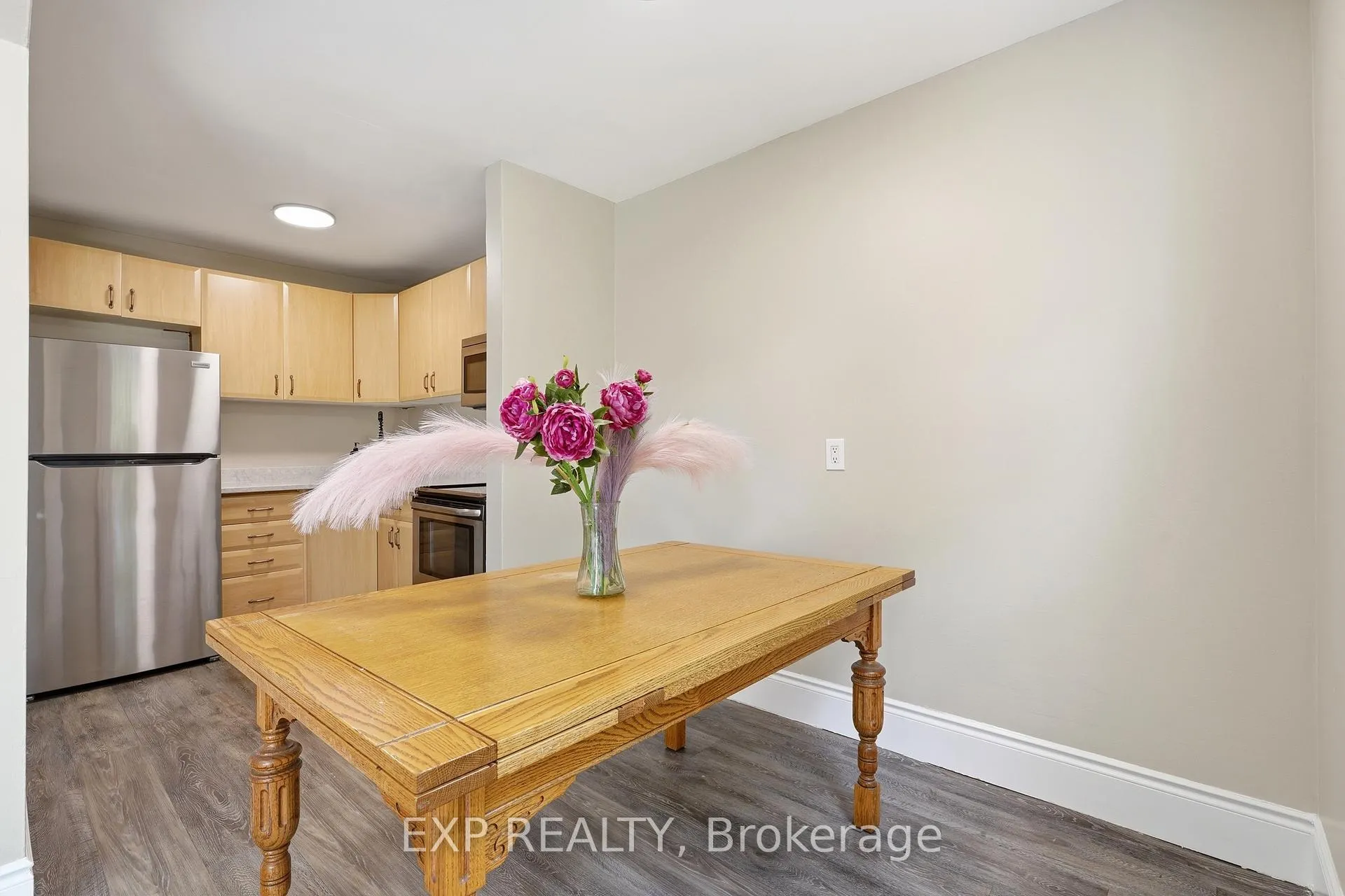 Photo 5 of Unit i, 48 Windom Road, Kitchener, Chicopee/Freeport — HOMEH