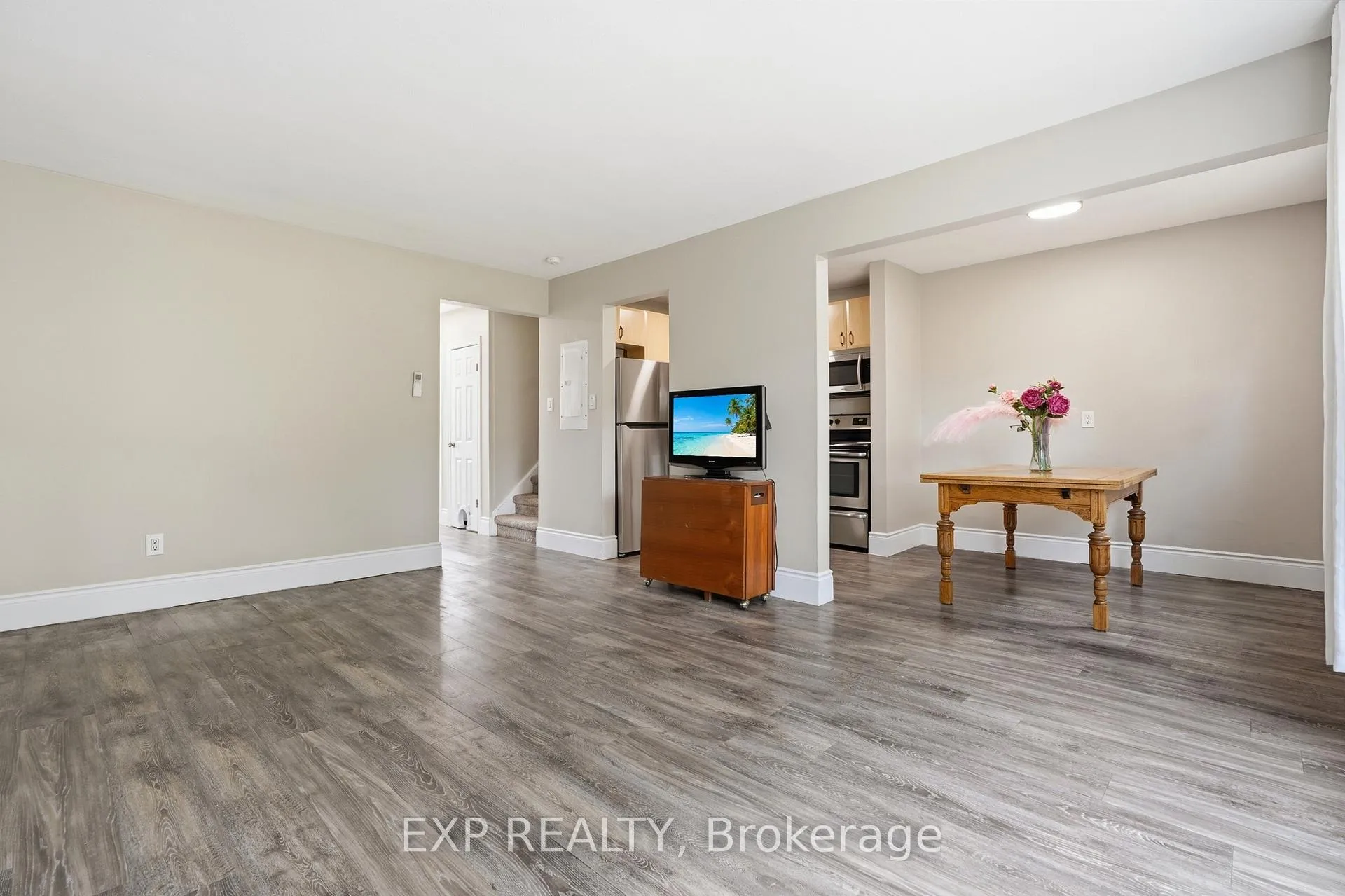 Photo 6 of Unit i, 48 Windom Road, Kitchener, Chicopee/Freeport — HOMEH