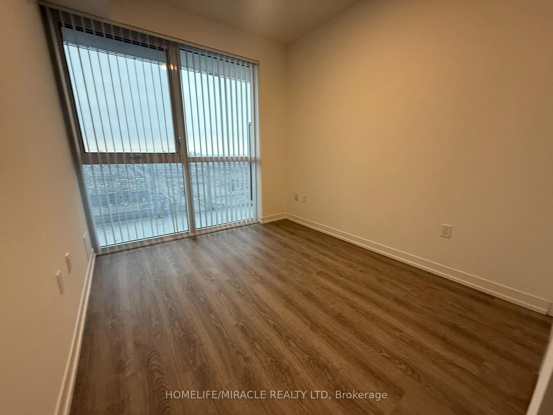 Photo 16 of Unit 2005, 8 Interchange Way, Vaughan, Vaughan Corporate Centre — HOMEH