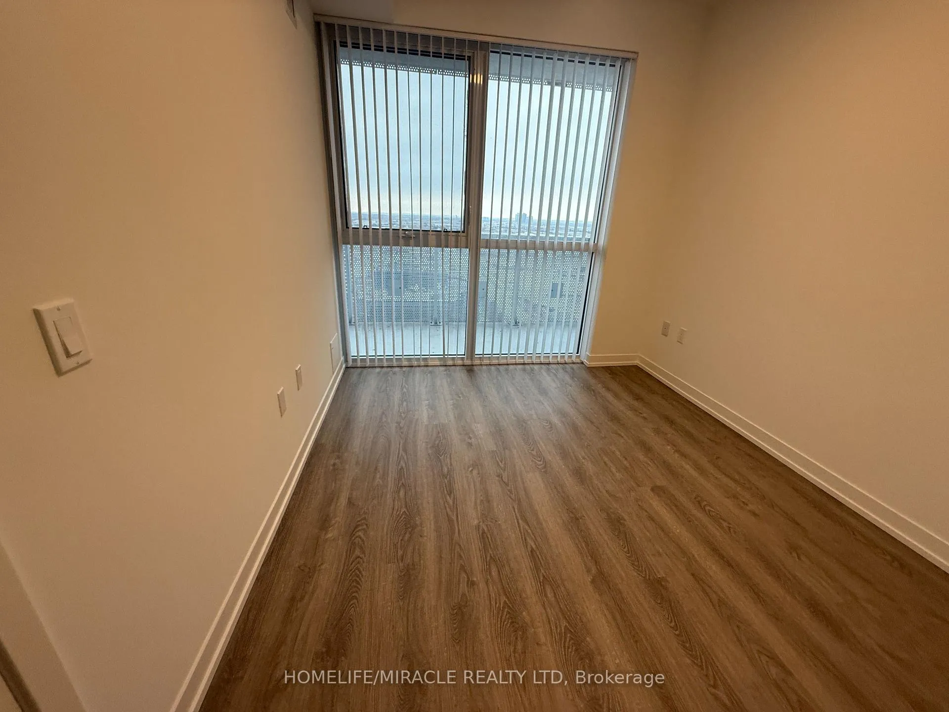 Photo 17 of Unit 2005, 8 Interchange Way, Vaughan, Vaughan Corporate Centre — HOMEH