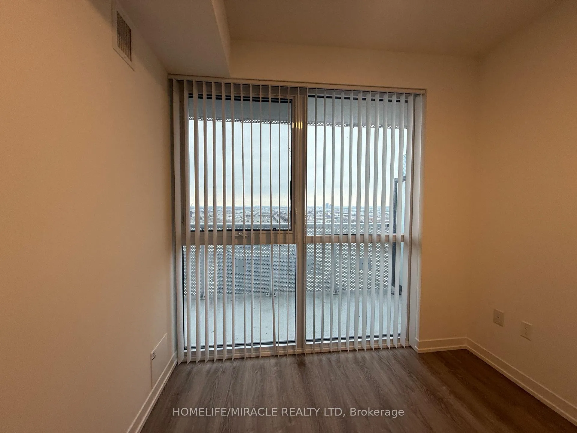Photo 18 of Unit 2005, 8 Interchange Way, Vaughan, Vaughan Corporate Centre — HOMEH