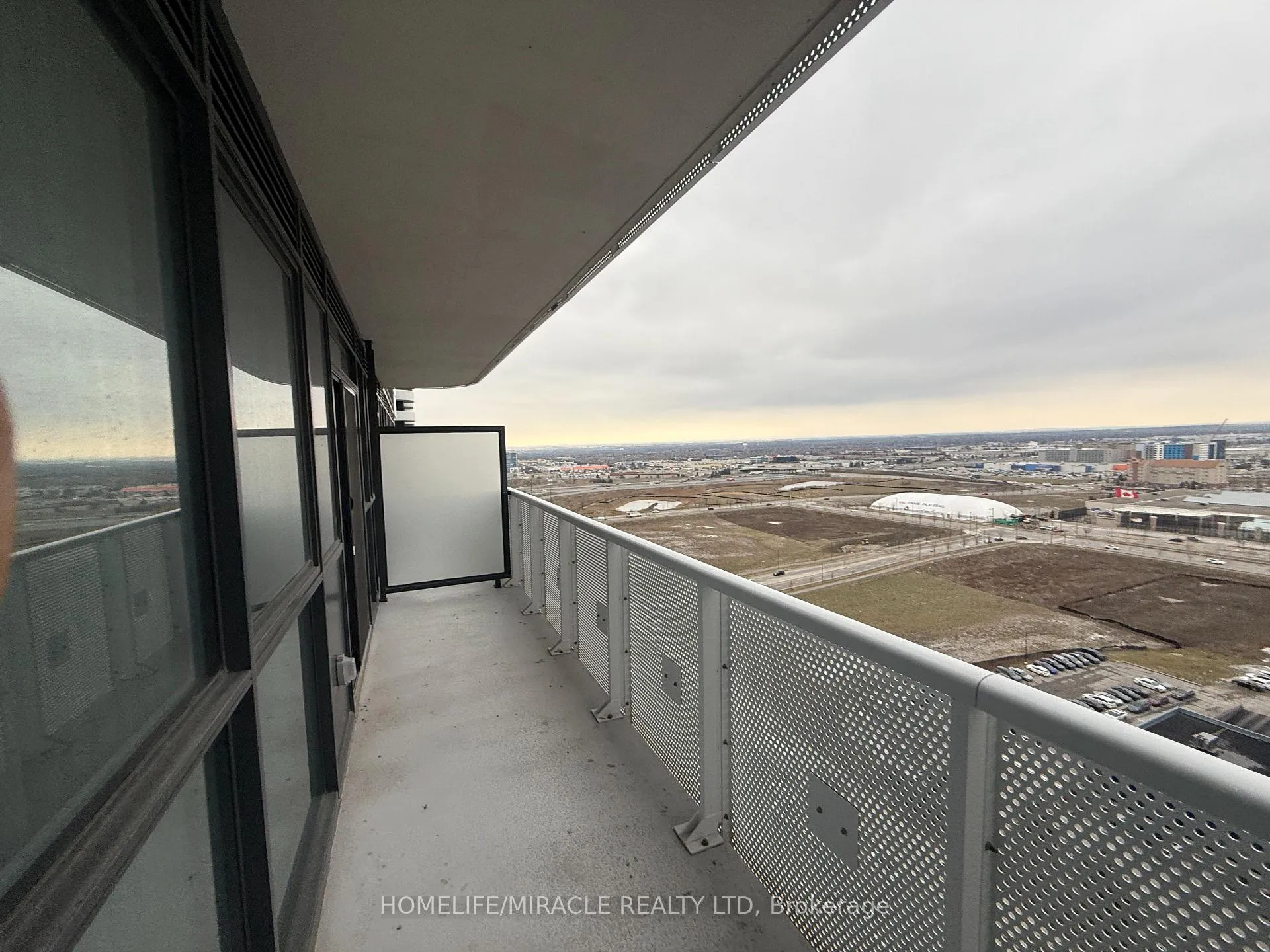 Photo 25 of Unit 2005, 8 Interchange Way, Vaughan, Vaughan Corporate Centre — HOMEH
