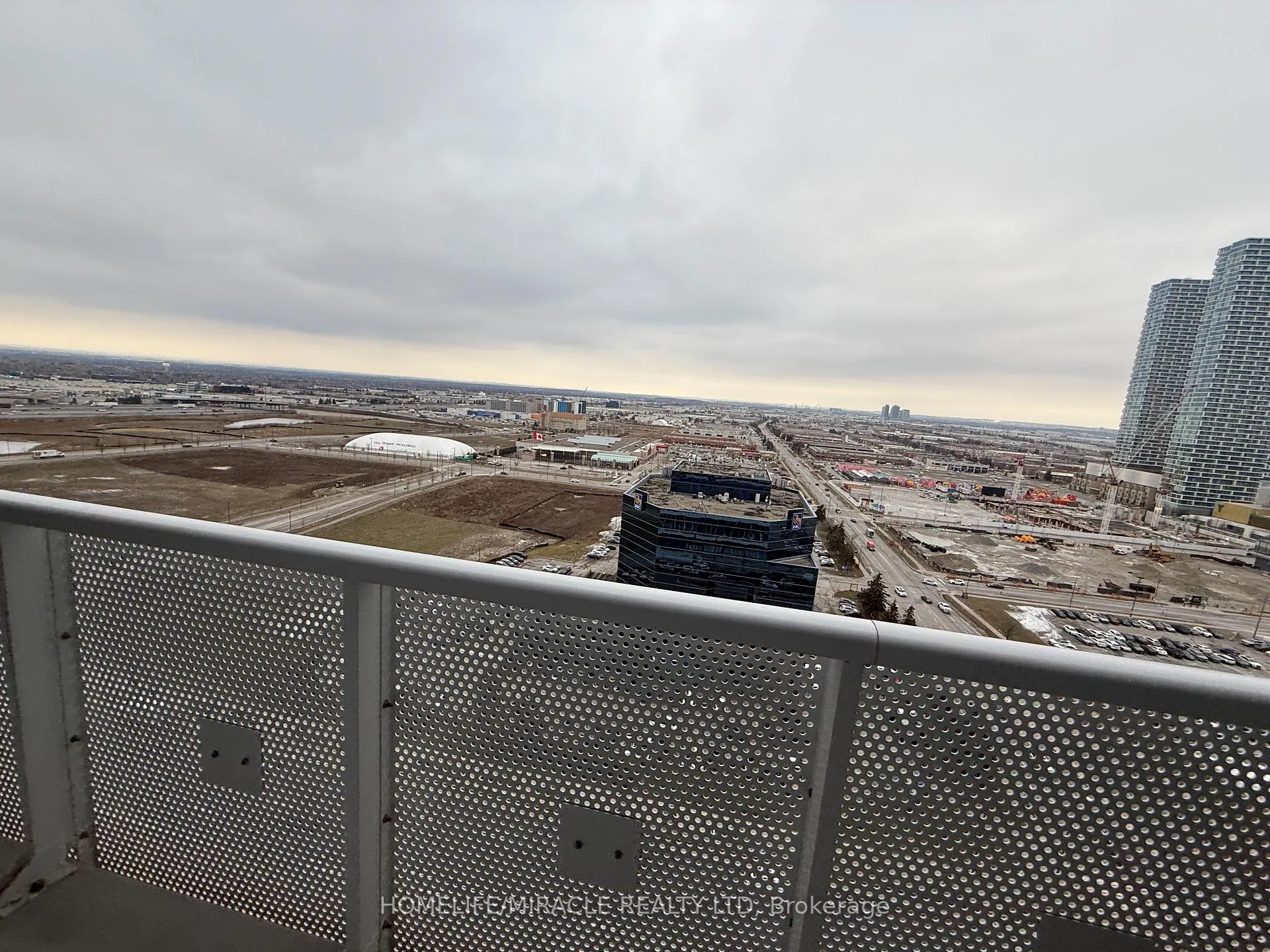 Photo 26 of Unit 2005, 8 Interchange Way, Vaughan, Vaughan Corporate Centre — HOMEH