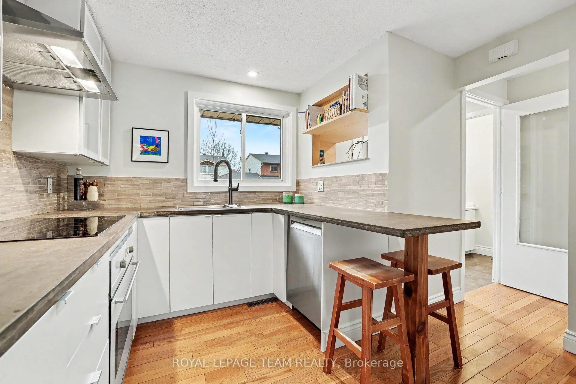 Photo 10 of 43 Whelan Drive, Ottawa, Barrhaven - Pheasant Run — HOMEH