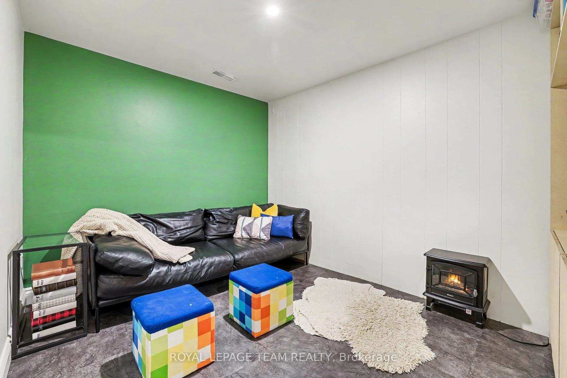 Photo 24 of 43 Whelan Drive, Ottawa, Barrhaven - Pheasant Run — HOMEH