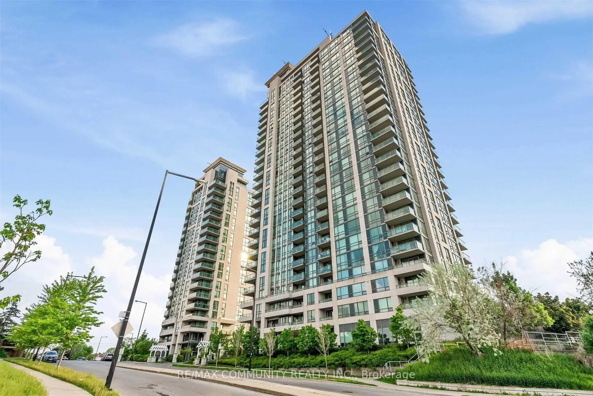 Front of Unit 2207, 88 Grangeway Avenue