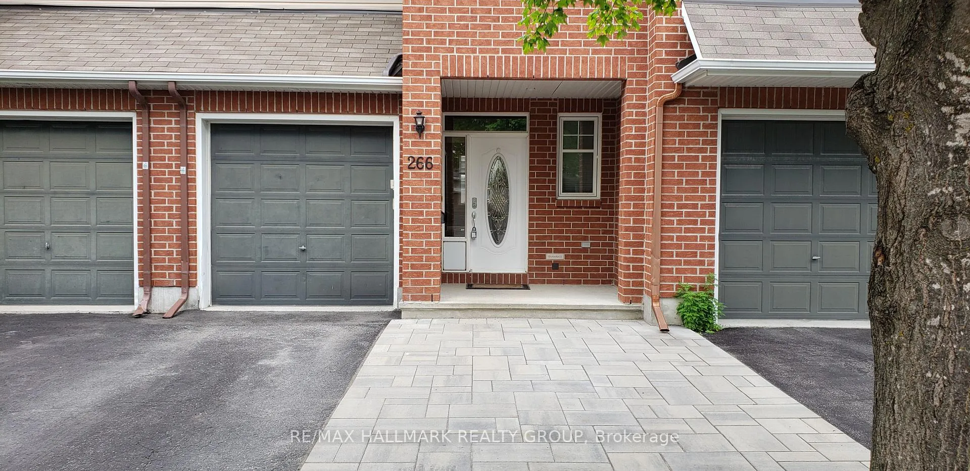 Photo 2 of 266 Horseshoe Crescent, Ottawa, Stittsville (North) — HOMEH