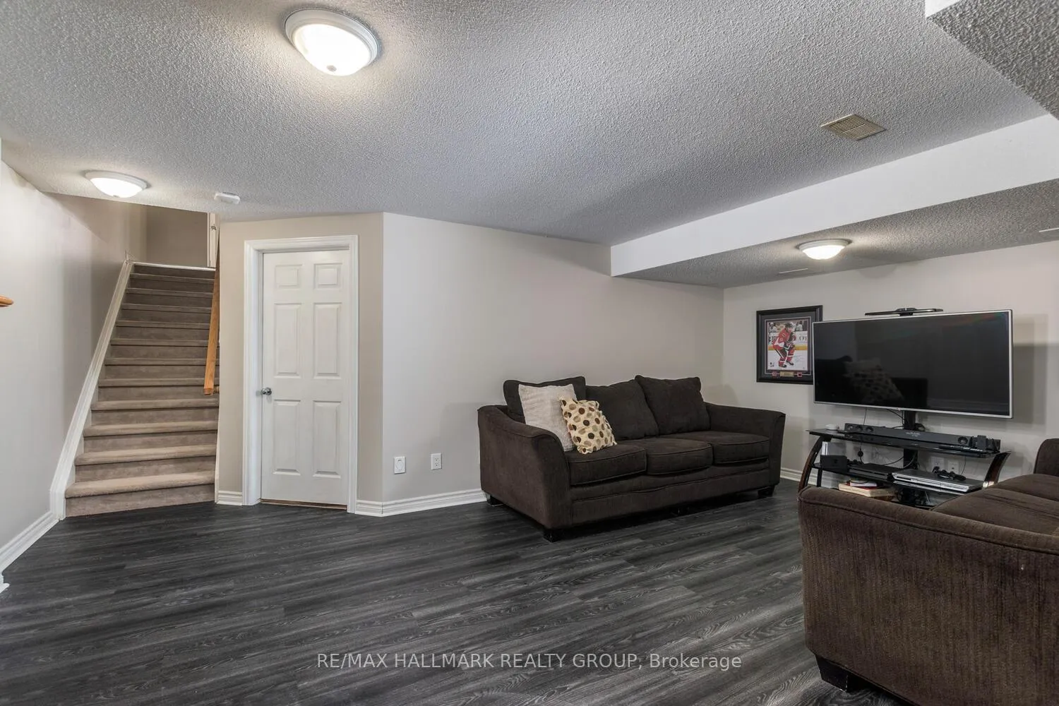 Photo 26 of 266 Horseshoe Crescent, Ottawa, Stittsville (North) — HOMEH