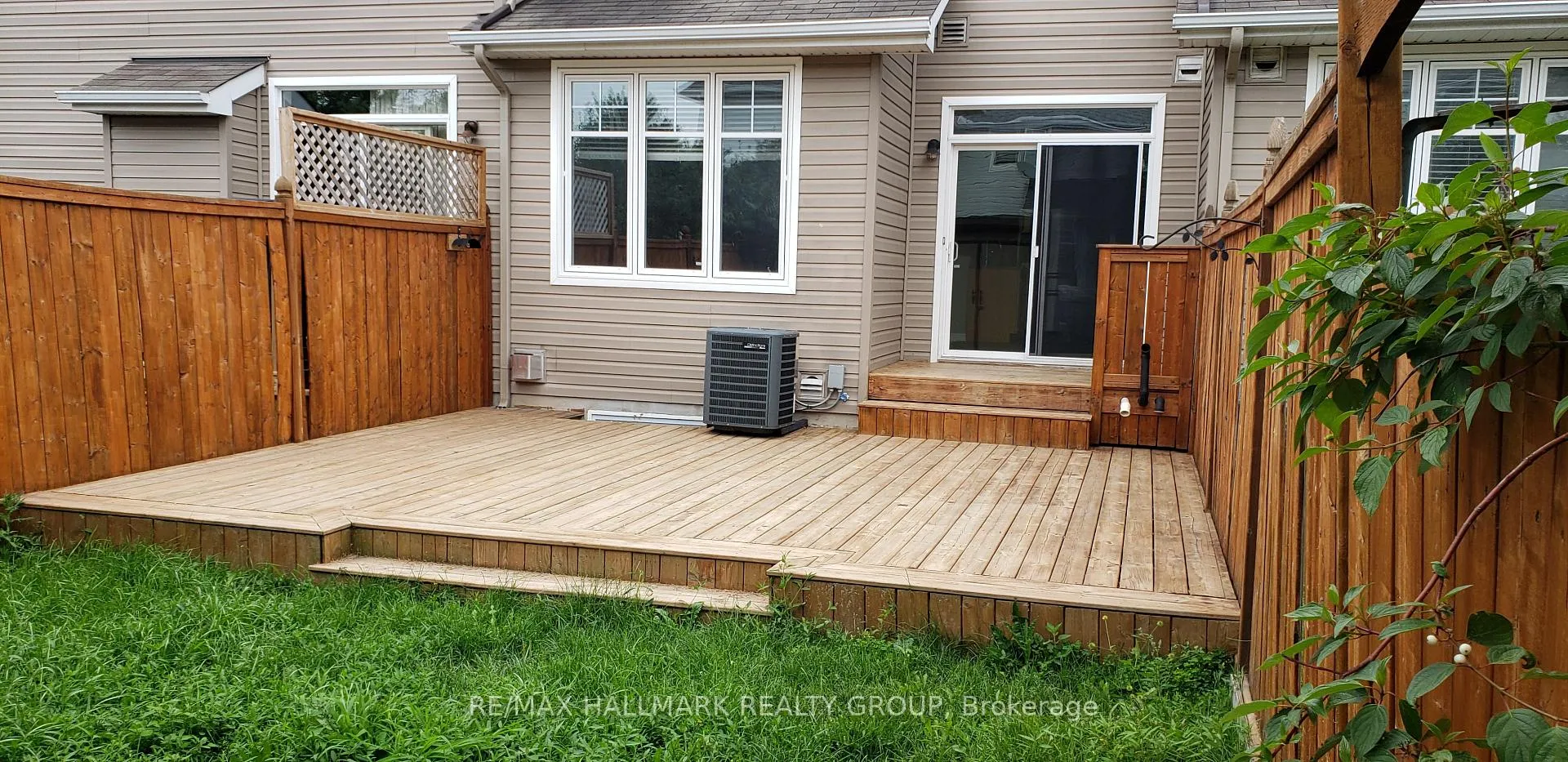 Photo 28 of 266 Horseshoe Crescent, Ottawa, Stittsville (North) — HOMEH