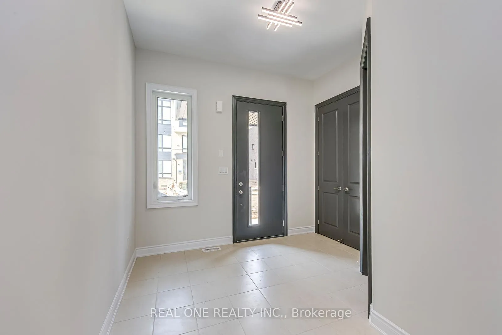 Photo 3 of 3103 Perkins Way, Oakville, Joshua Meadows — HOMEH