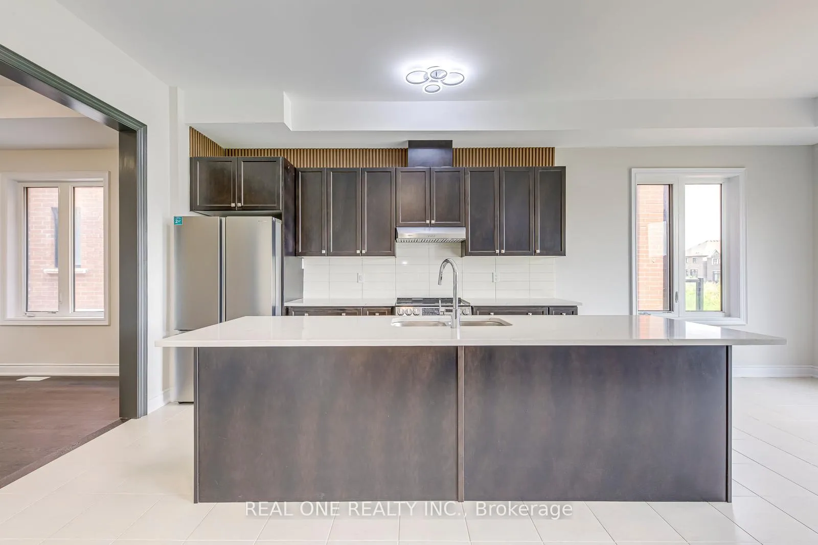 Photo 7 of 3103 Perkins Way, Oakville, Joshua Meadows — HOMEH