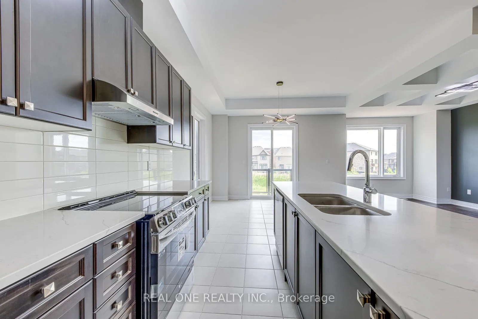 Photo 10 of 3103 Perkins Way, Oakville, Joshua Meadows — HOMEH