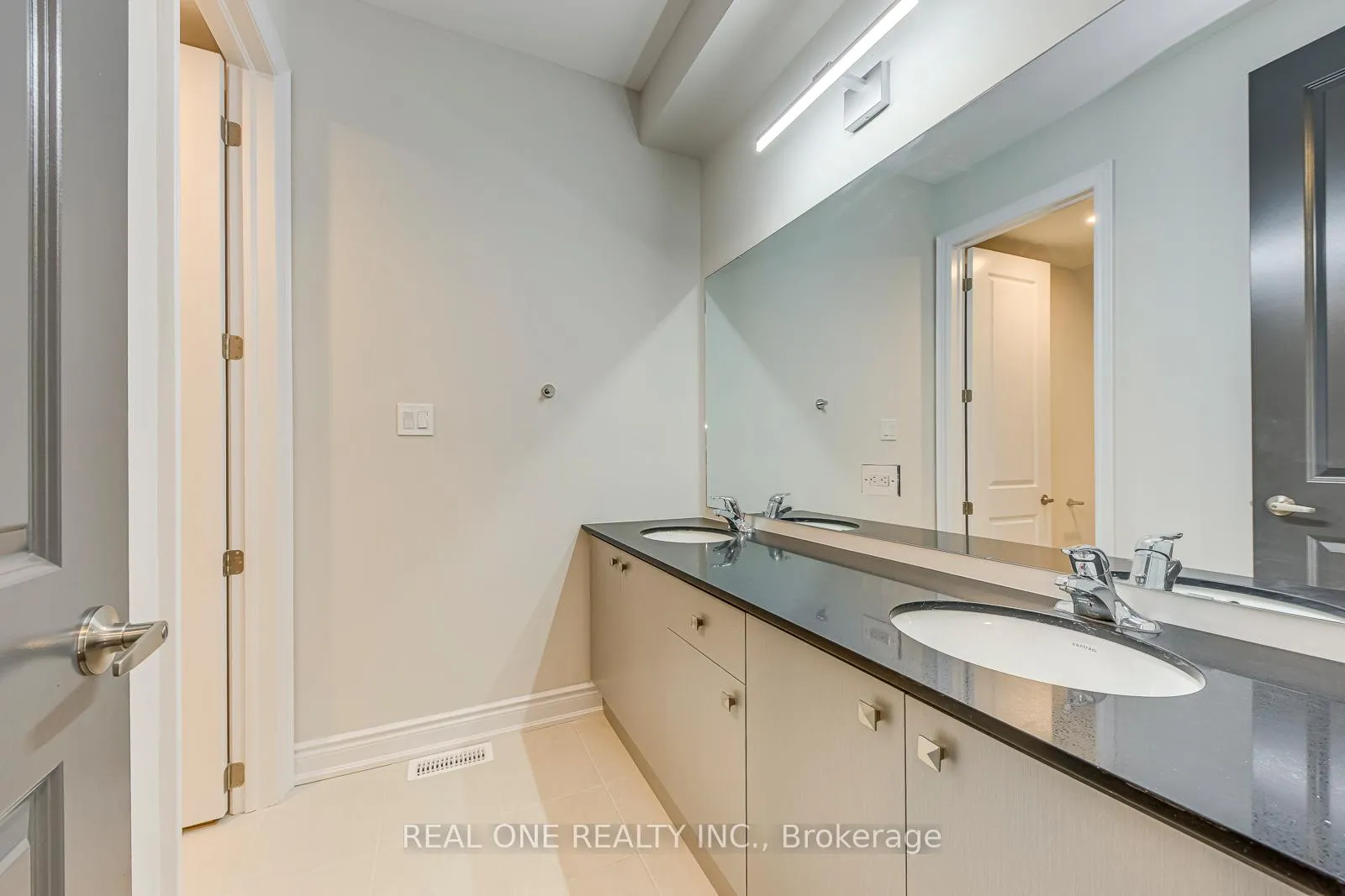 Photo 35 of 3103 Perkins Way, Oakville, Joshua Meadows — HOMEH