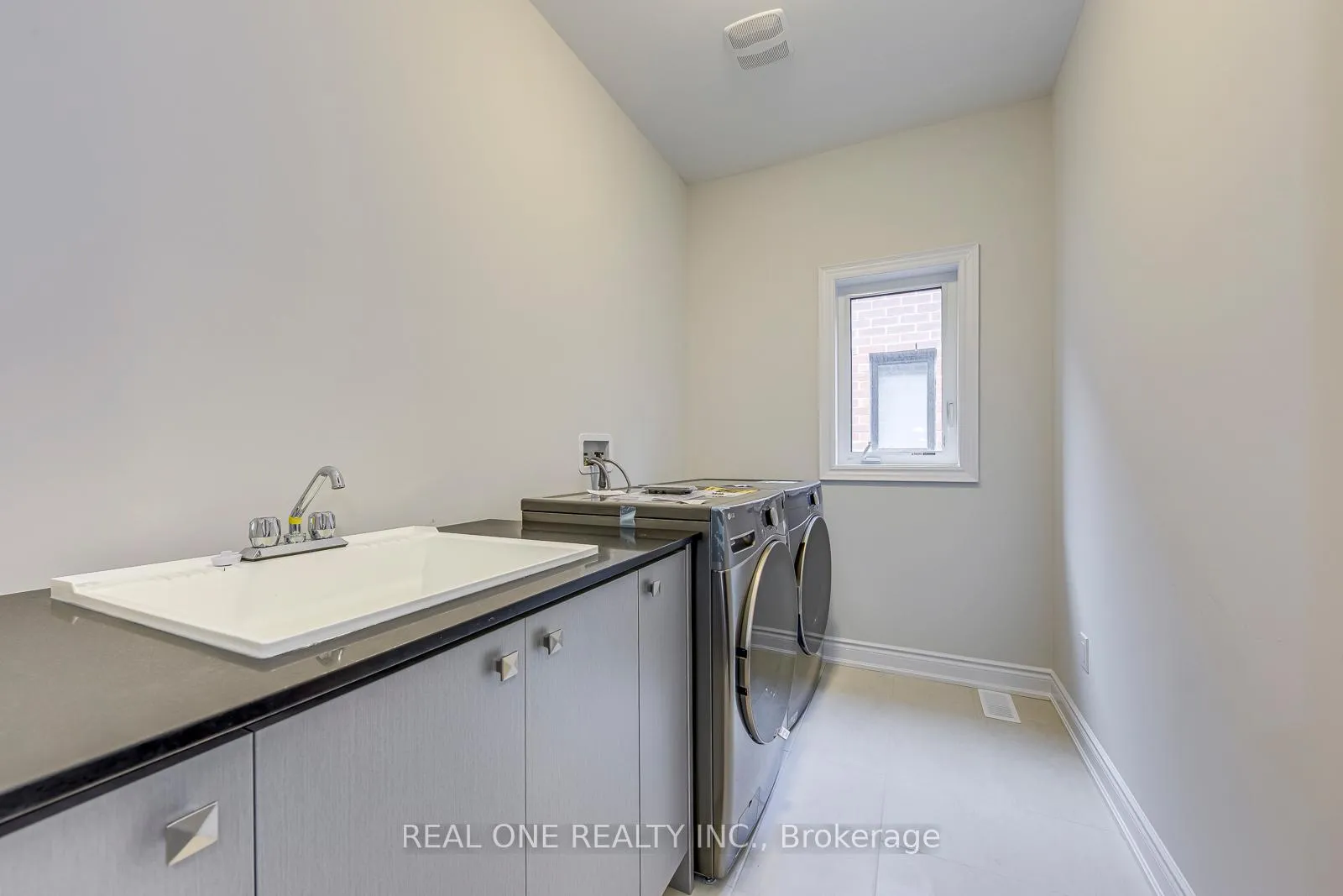 Photo 37 of 3103 Perkins Way, Oakville, Joshua Meadows — HOMEH