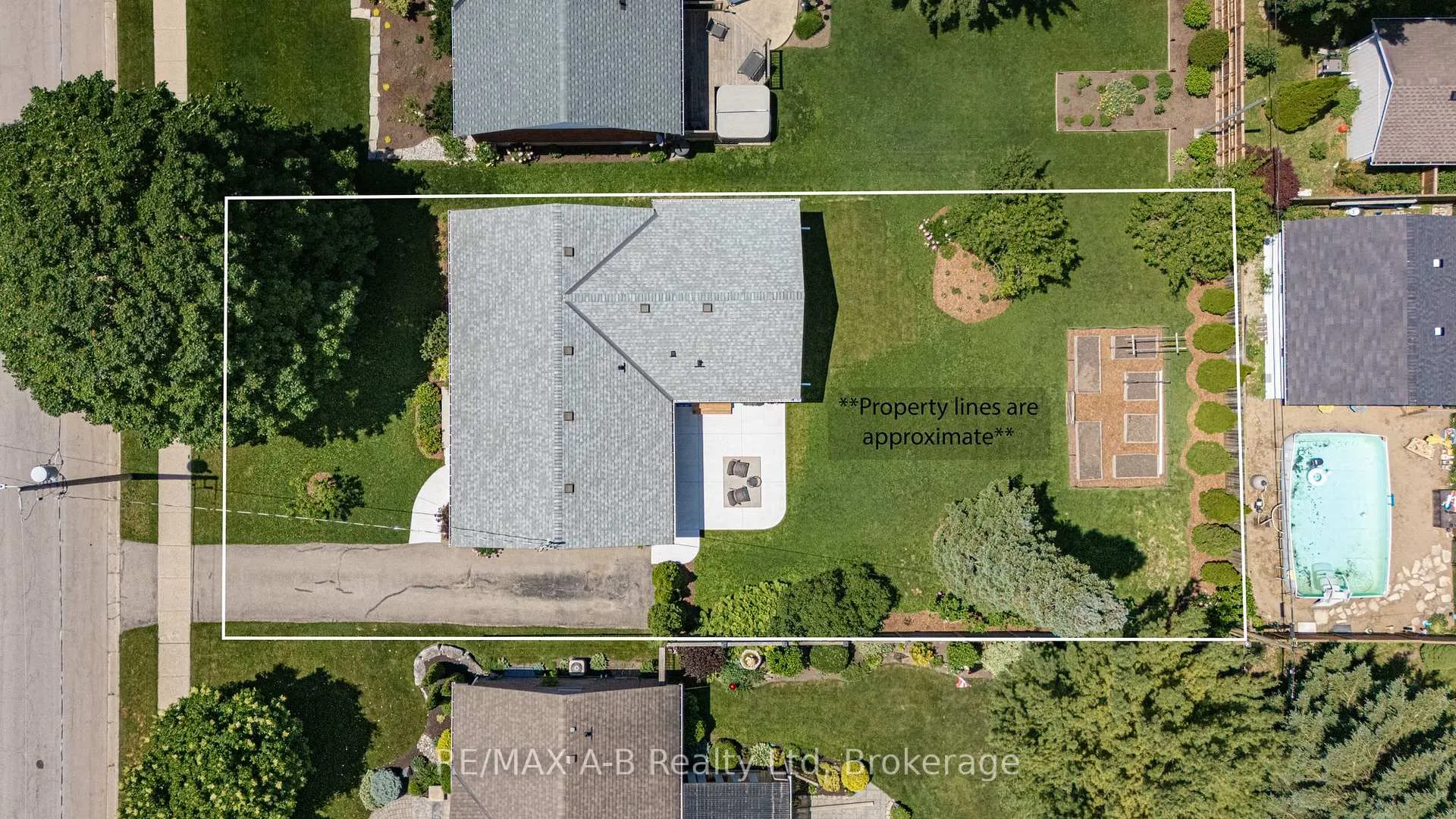 Photo 13 of 138 Woods Street, Stratford — HOMEH
